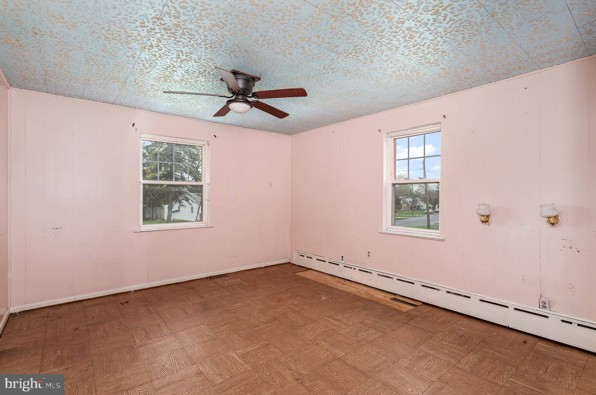 Listing images
