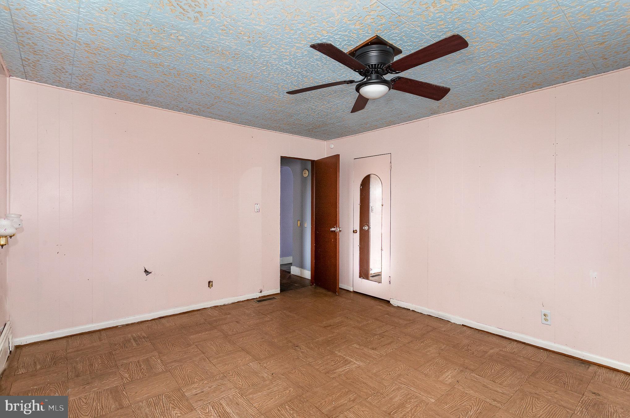 Listing images