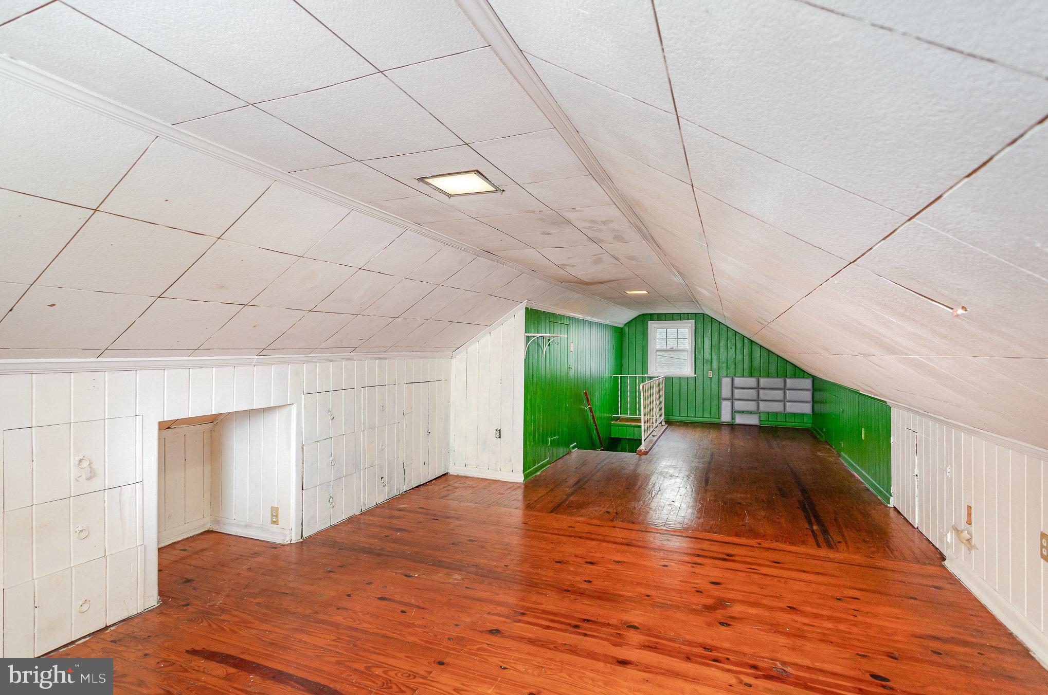 Listing images