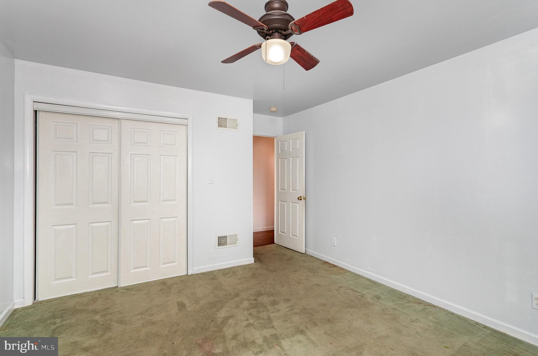 Listing images