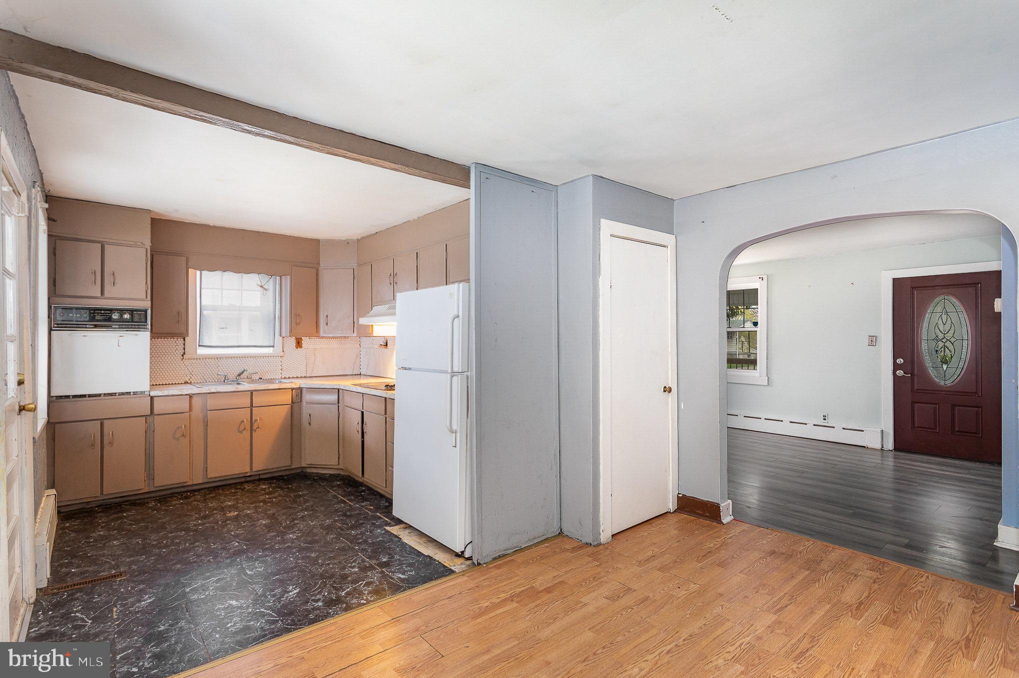 Listing images
