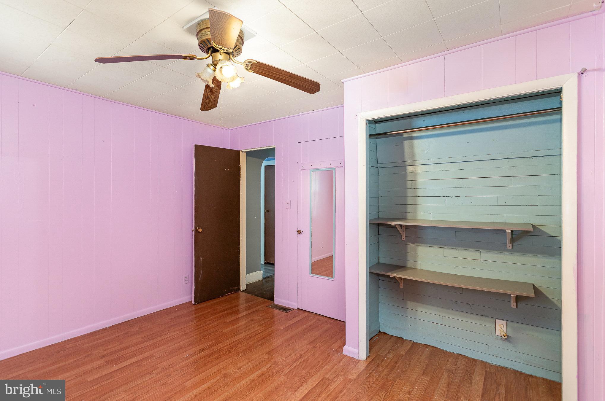 Listing images