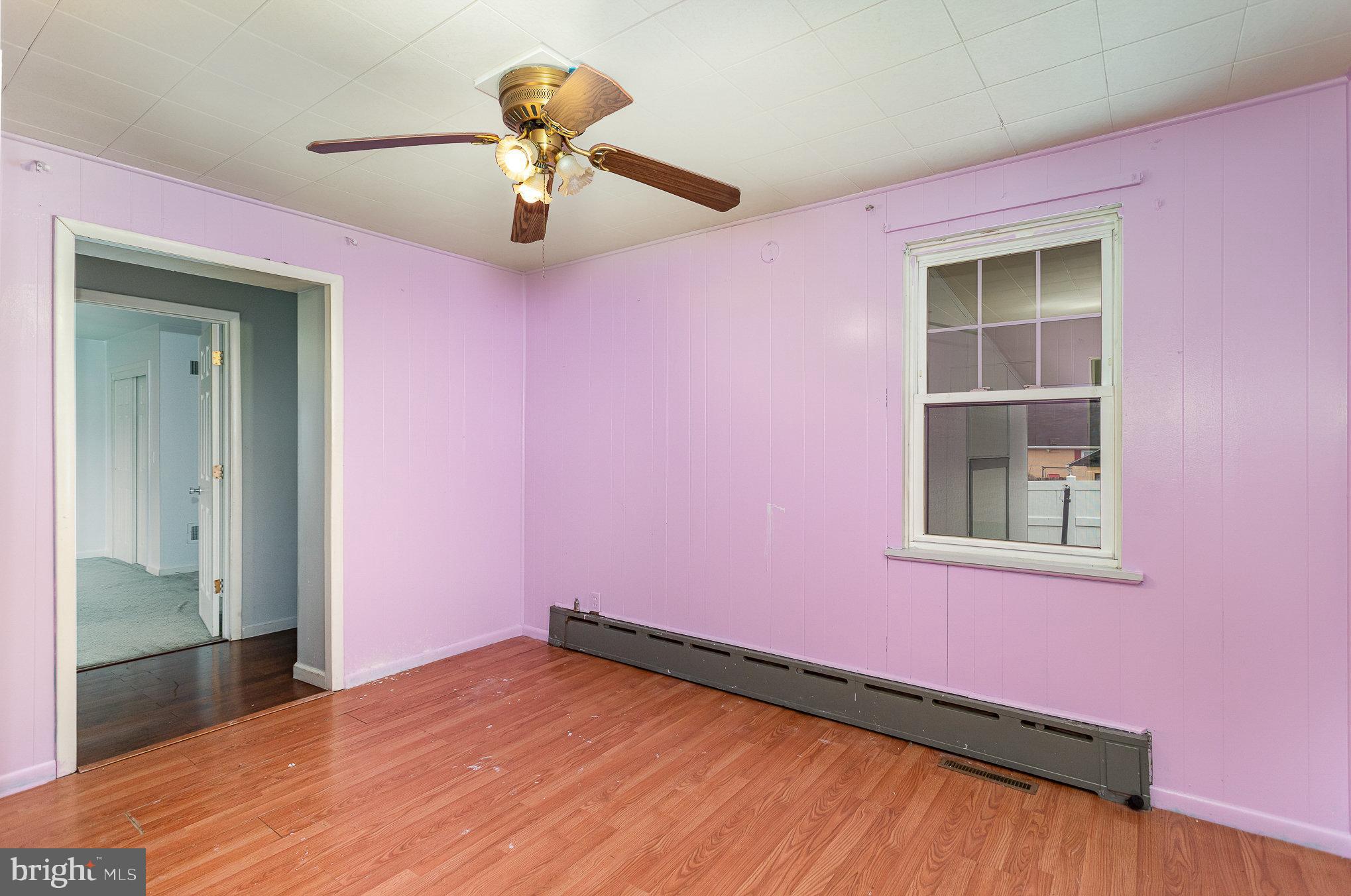 Listing images