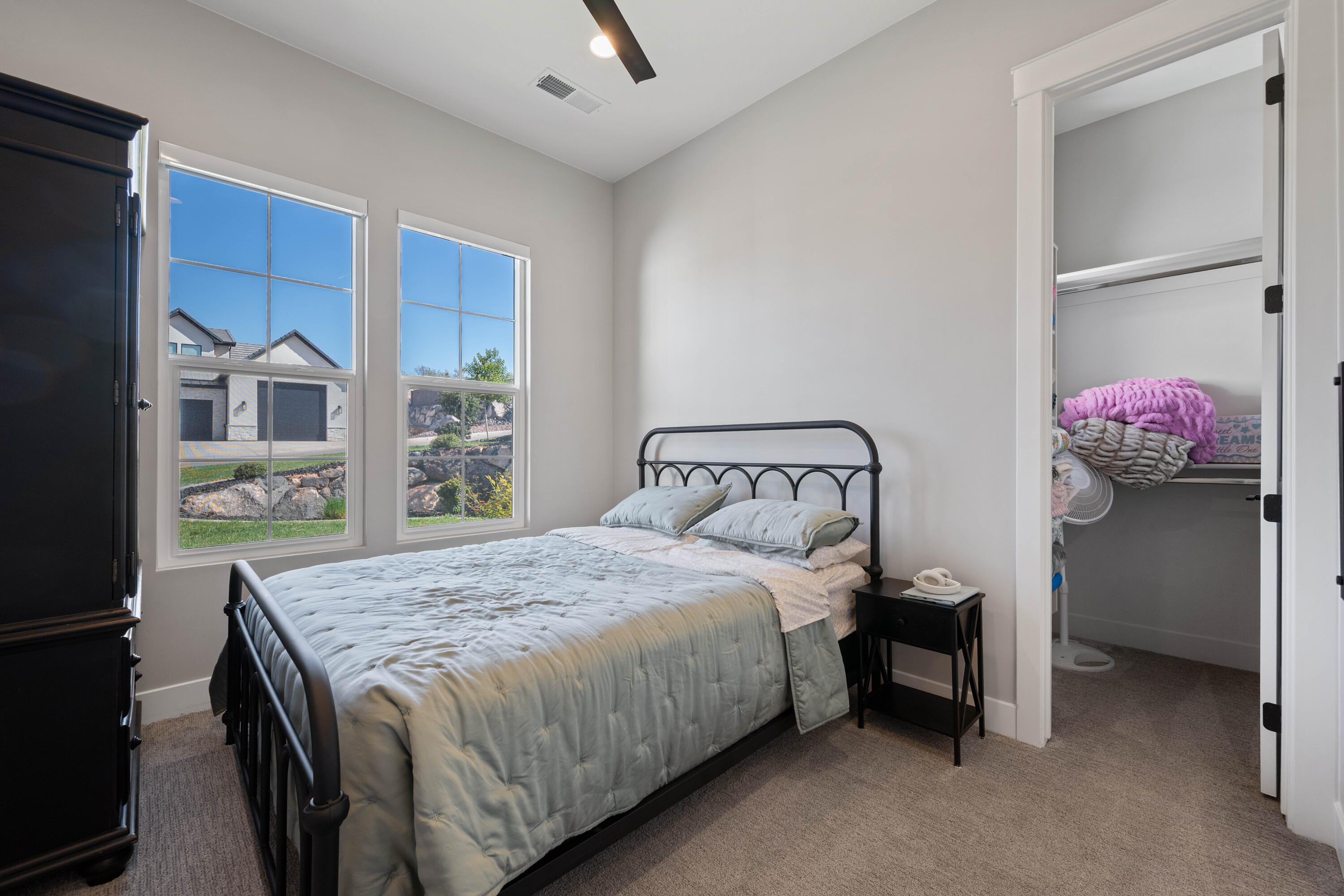 Listing images