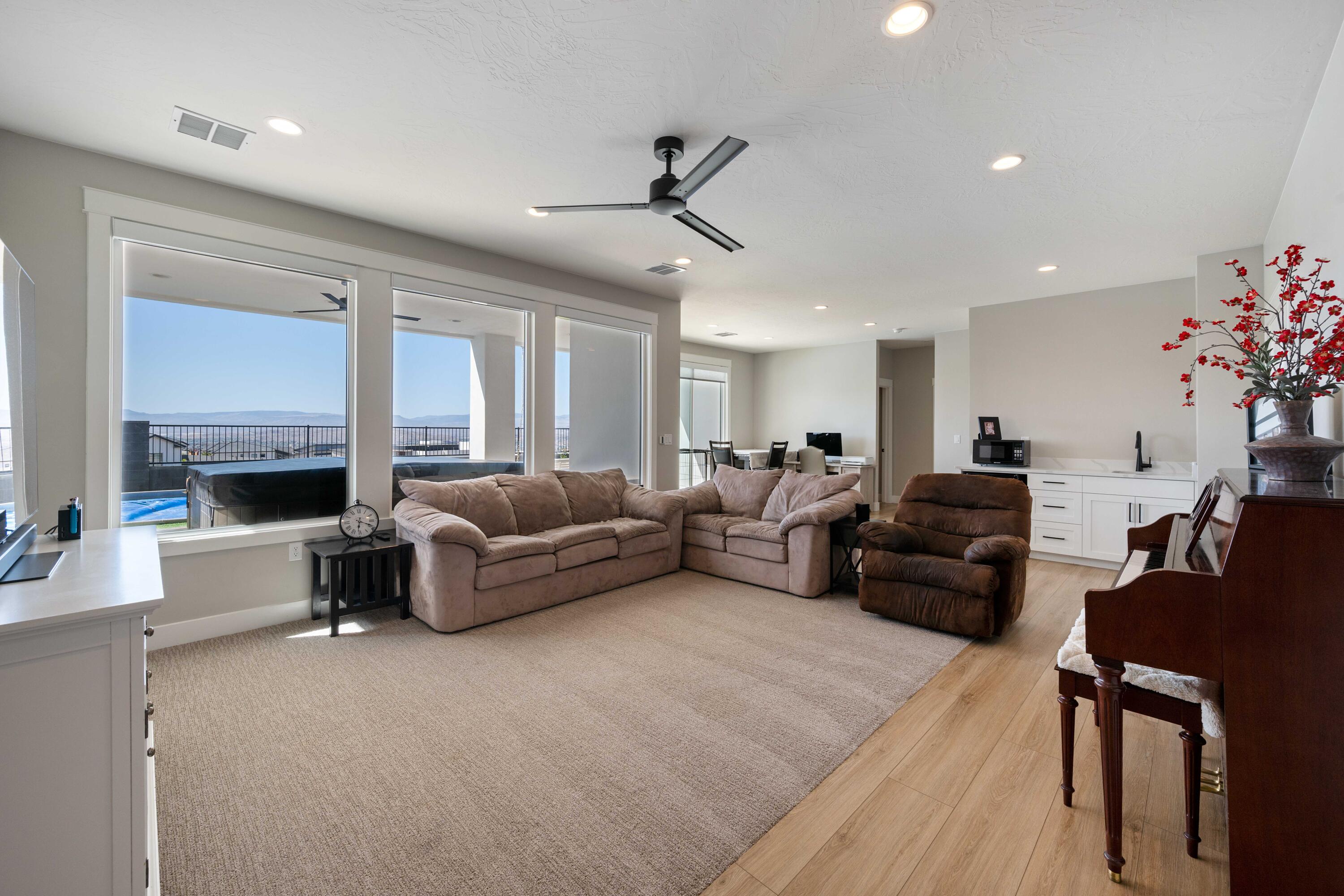 Listing images