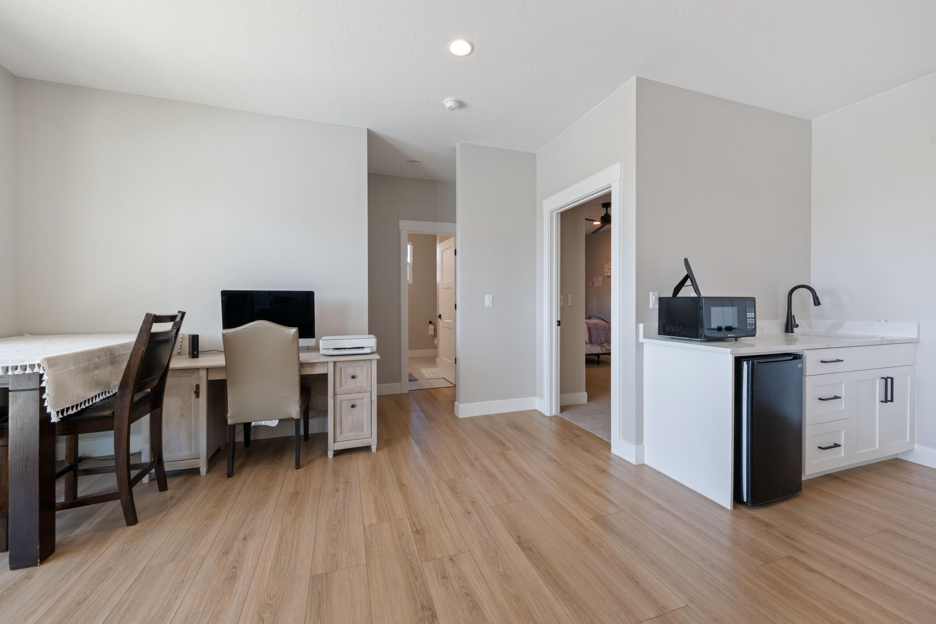 Listing images