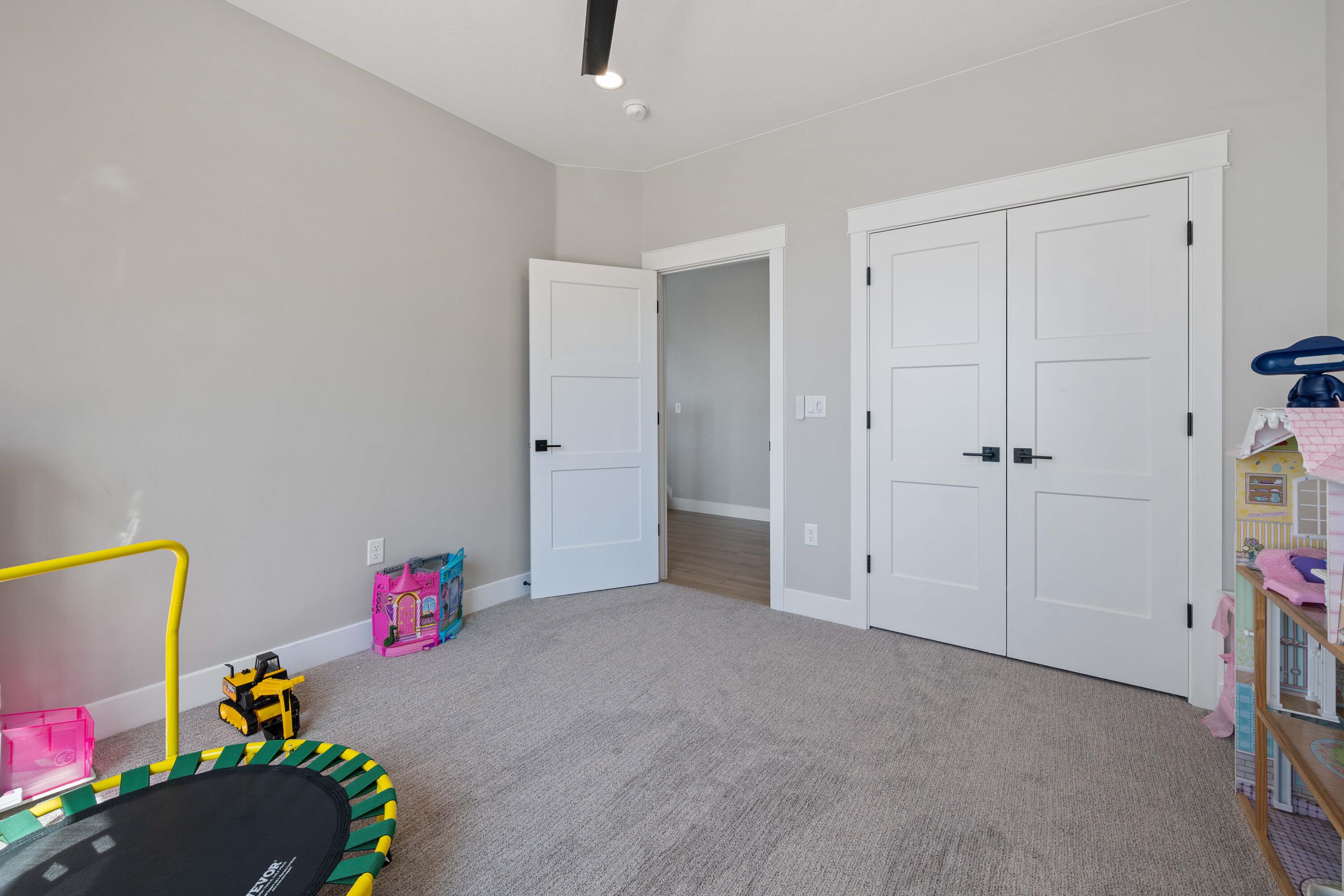 Listing images