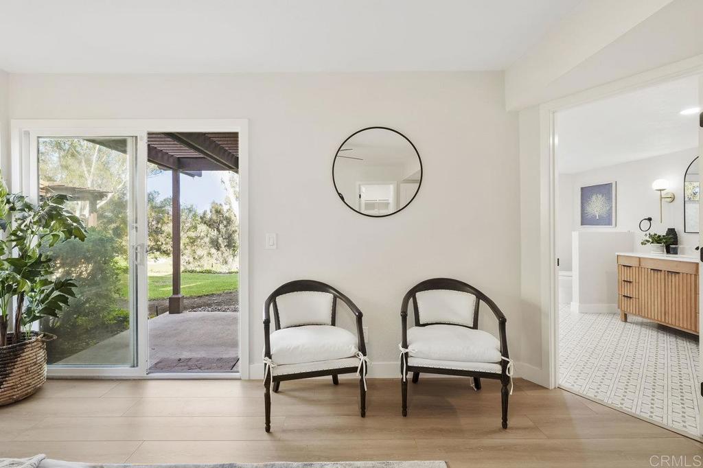 Listing images