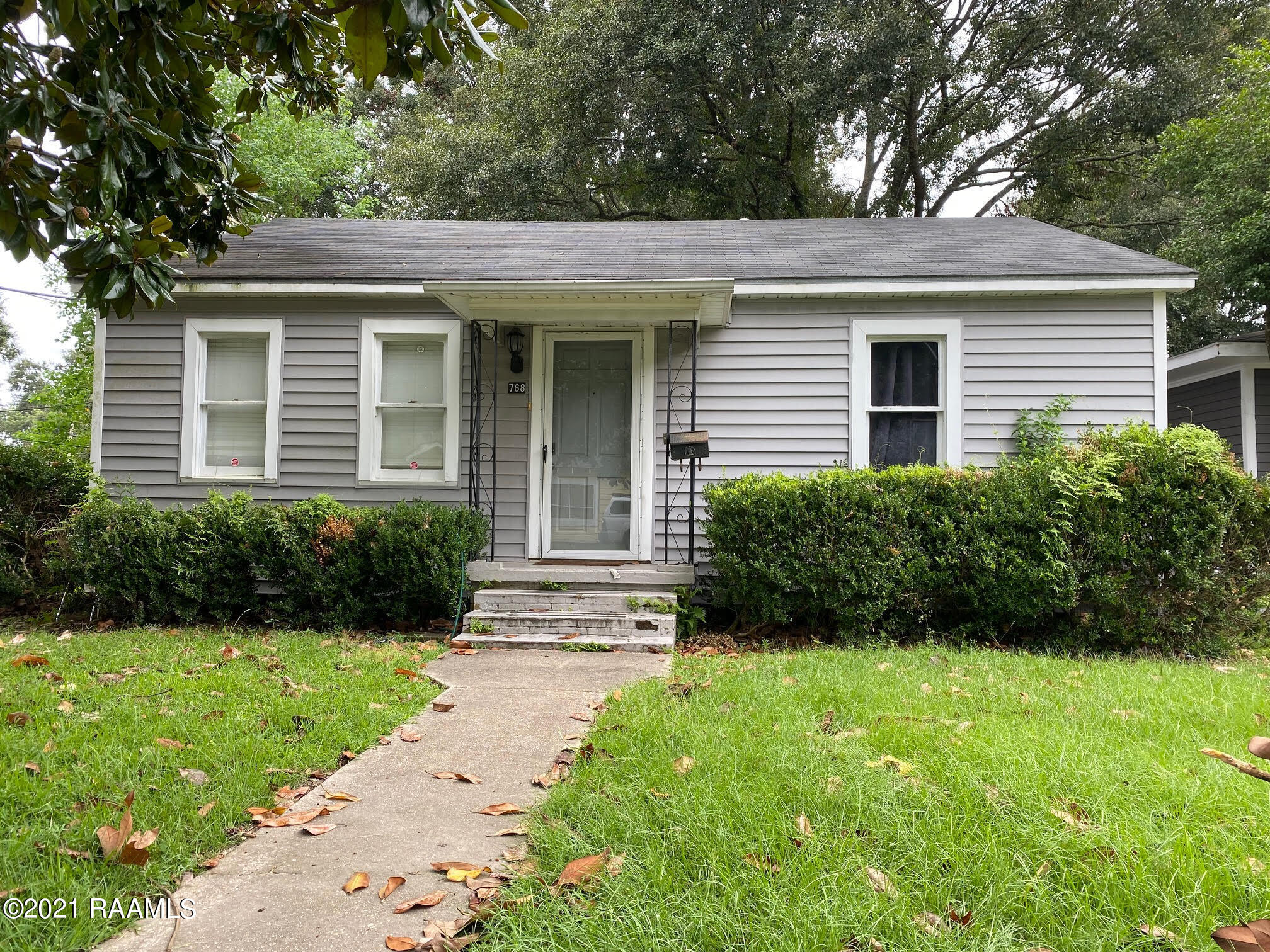 768 Saint Louis Street — photo