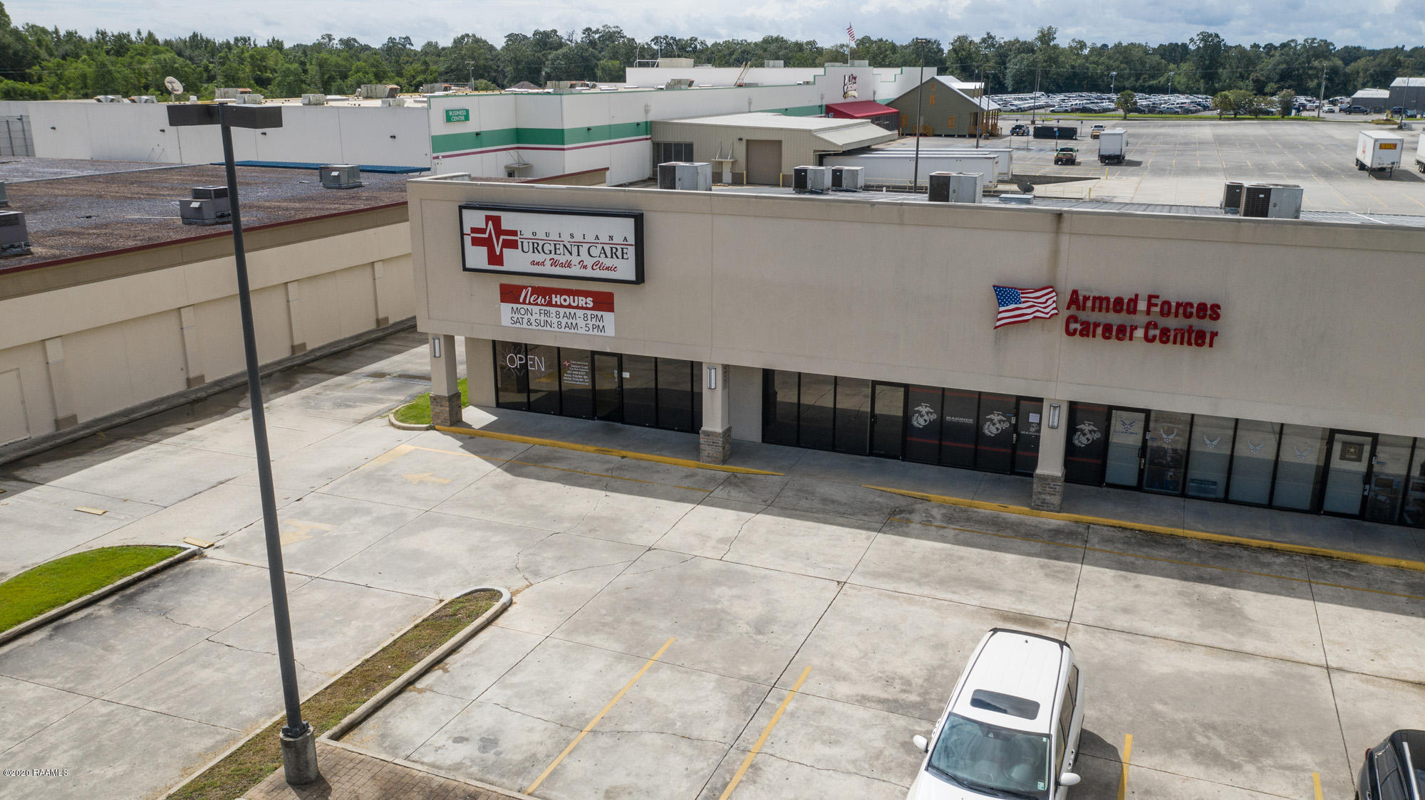 5620 Interstate 49 South Service Road — photo