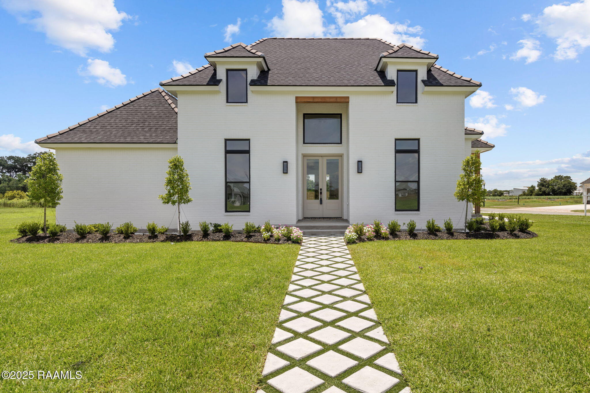100 Trailing Oaks Drive — photo