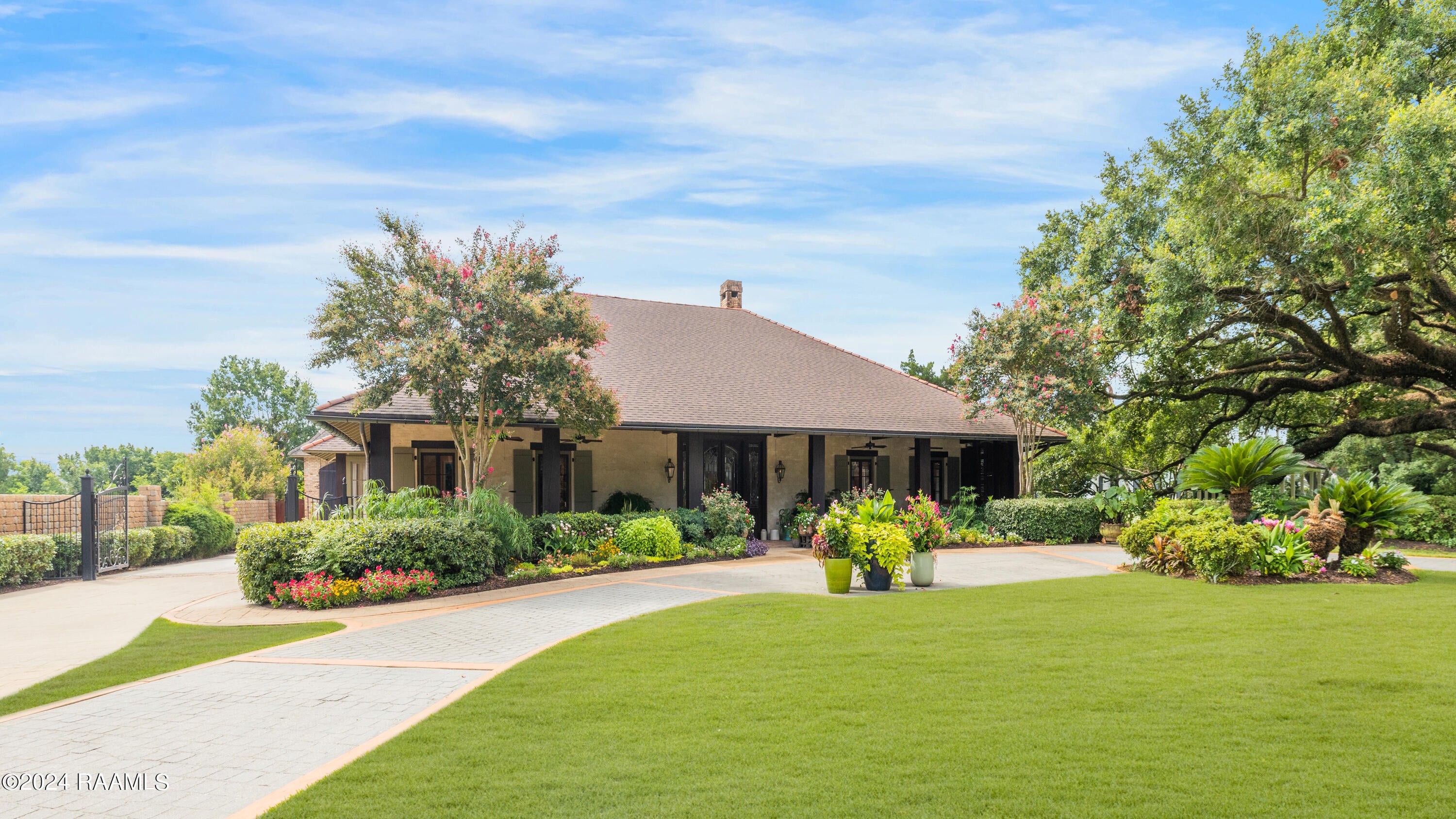 301 Beverly Drive — photo