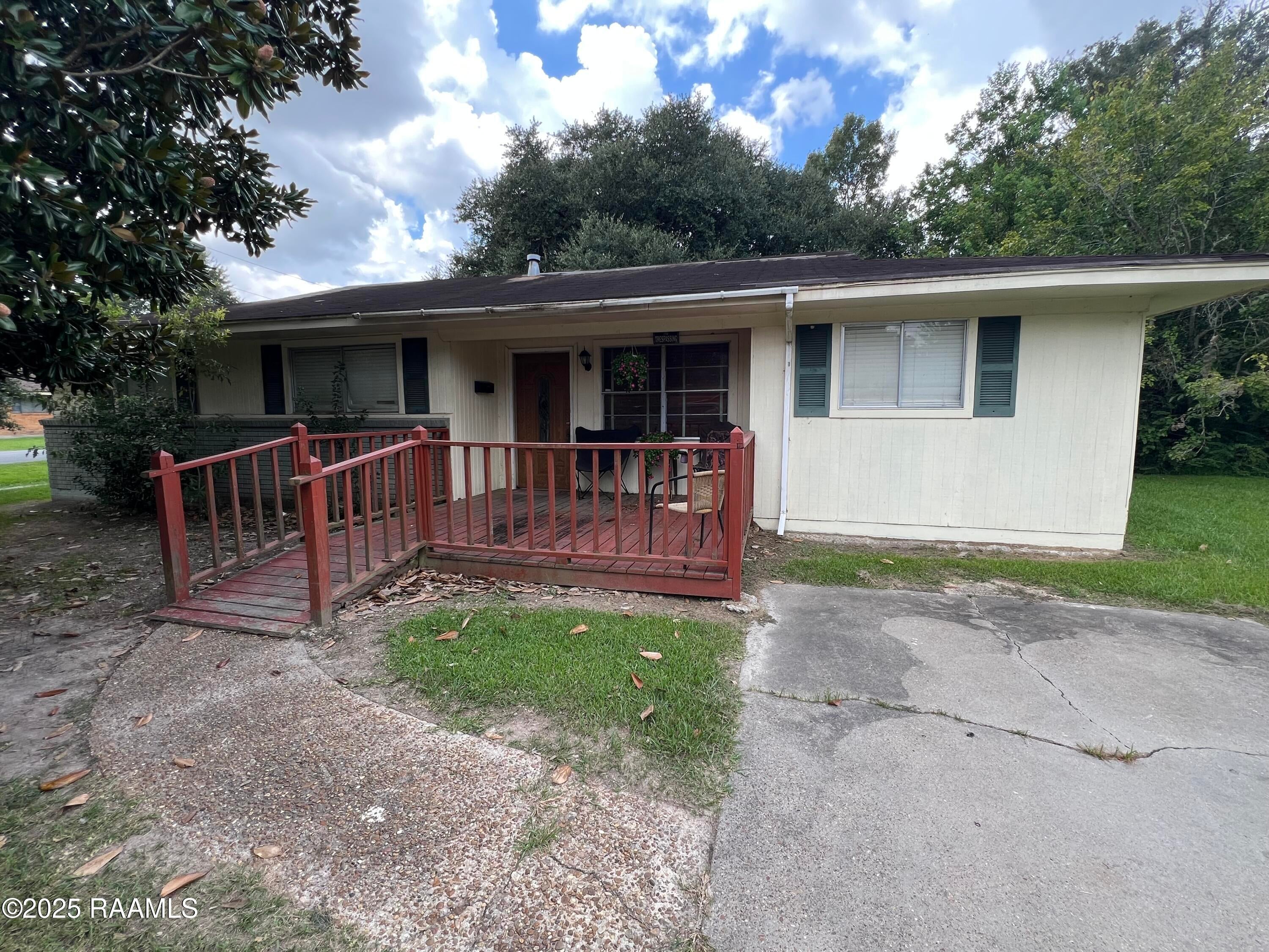 1203 Lurose Drive — photo