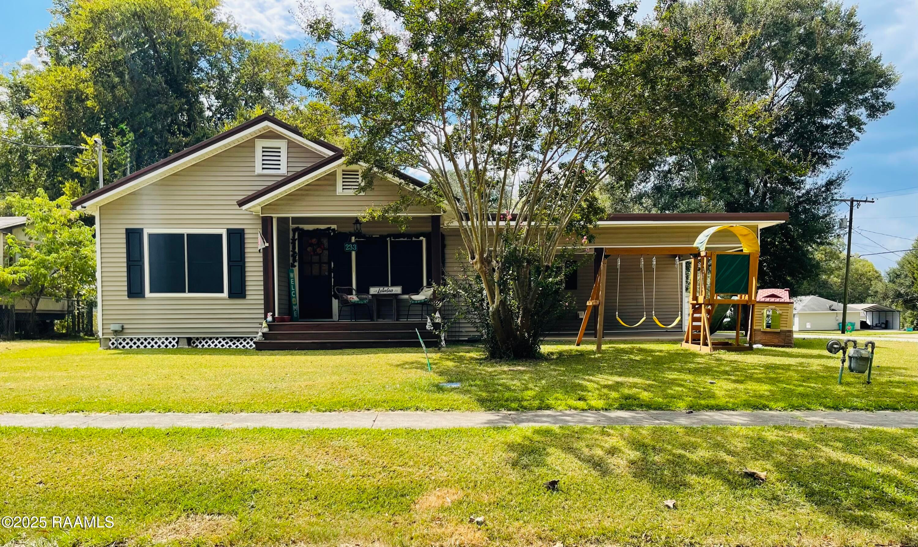 233 W Moundville Street — photo