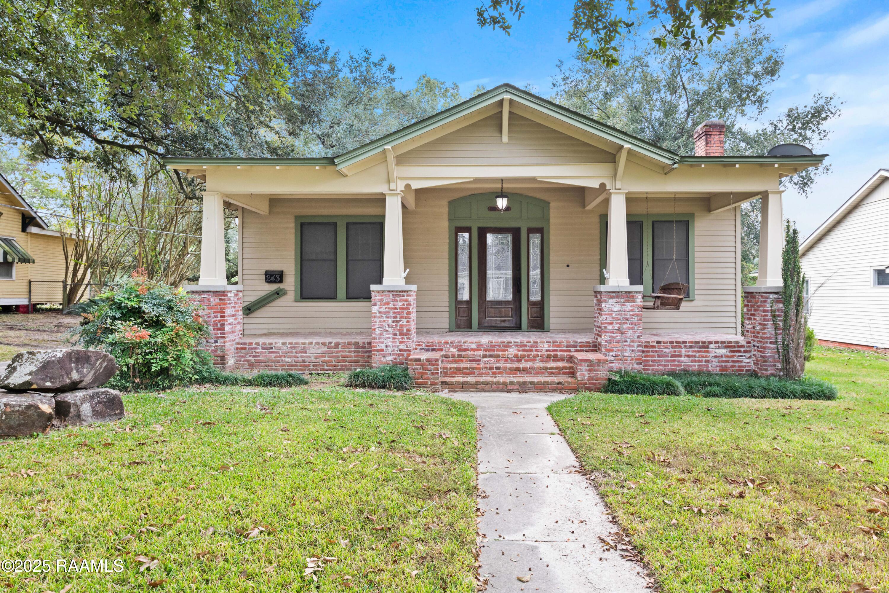 243 W Grolee Street — photo