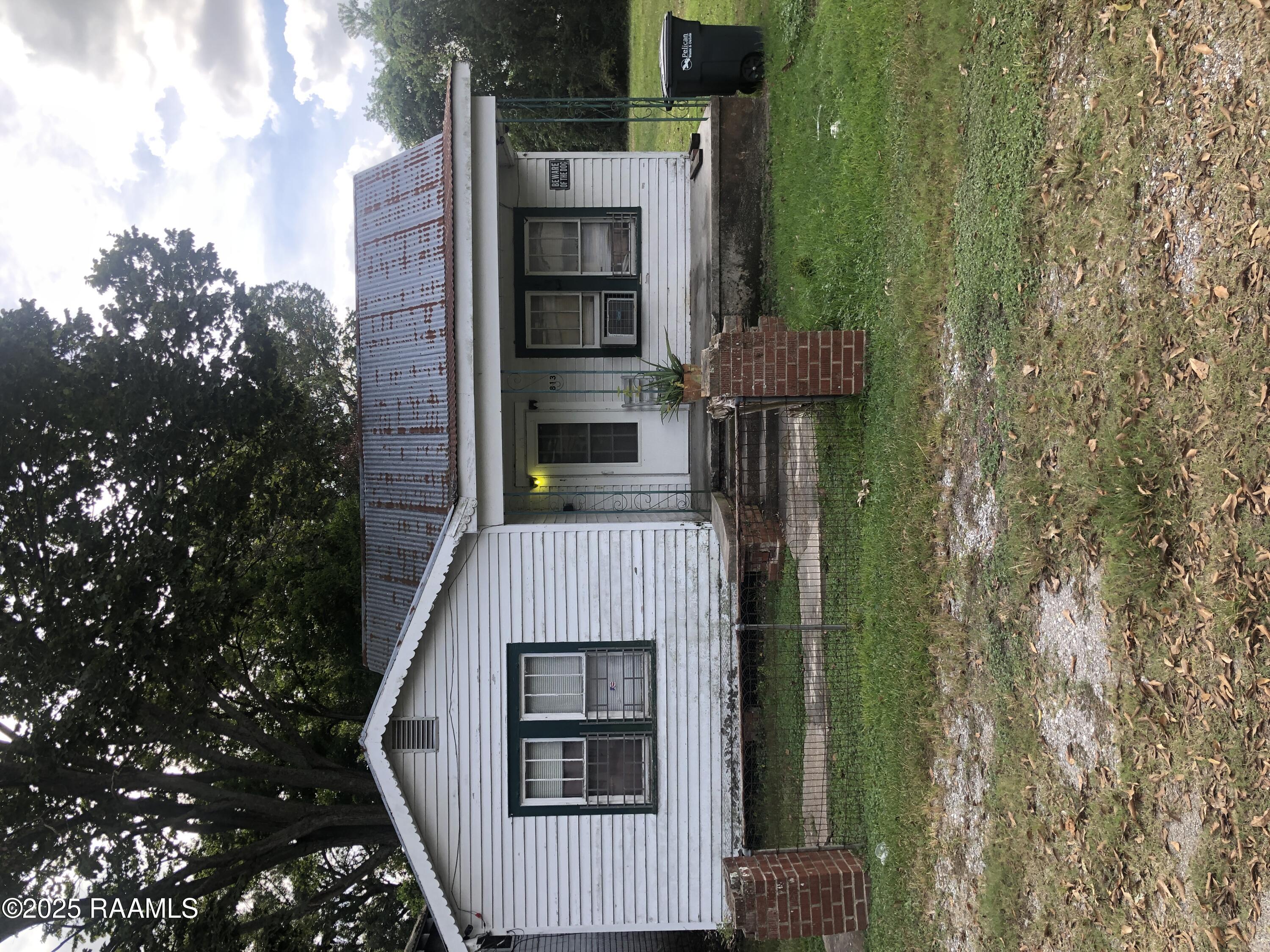 813 Agnes Street — photo