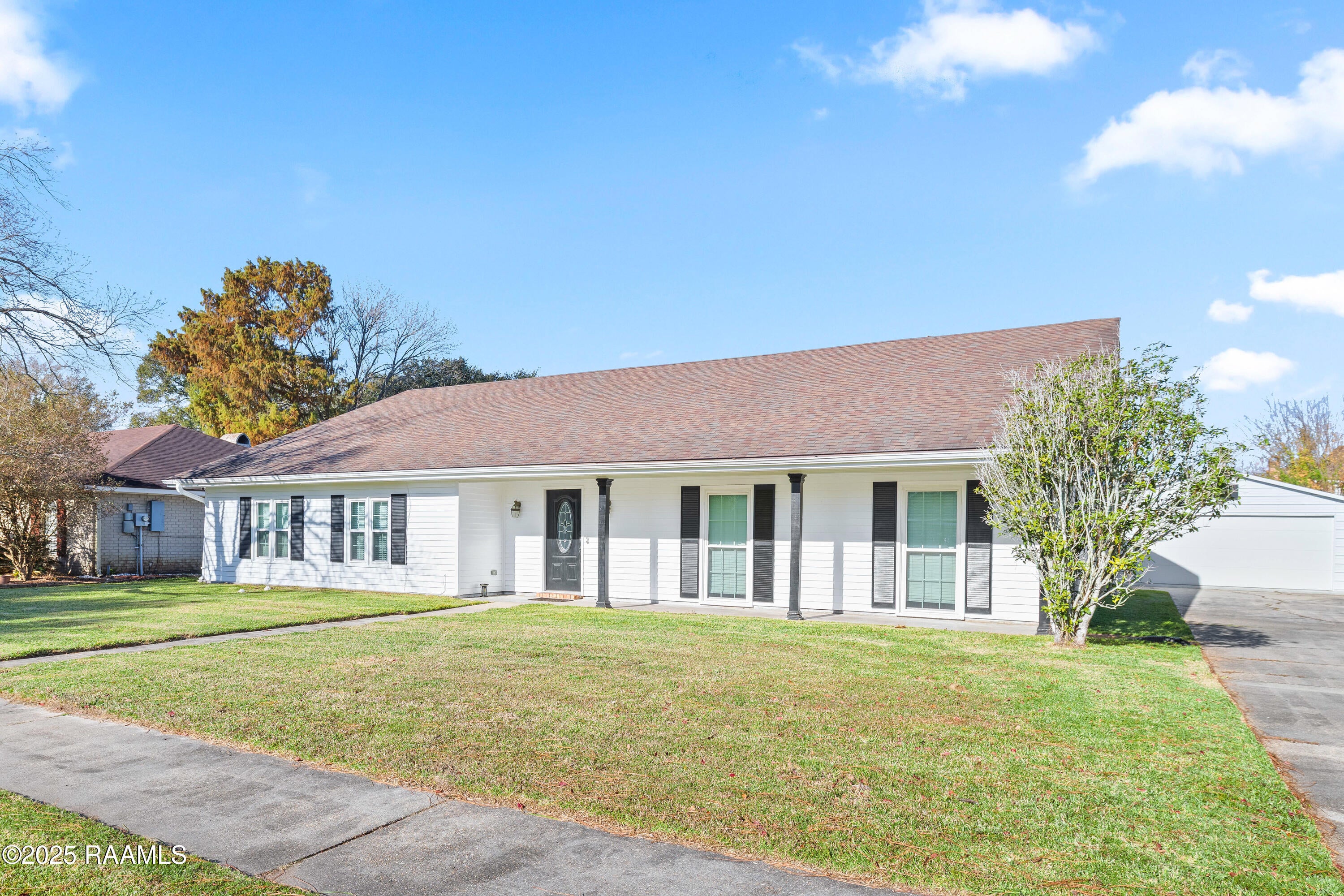 102 Kent Circle — photo