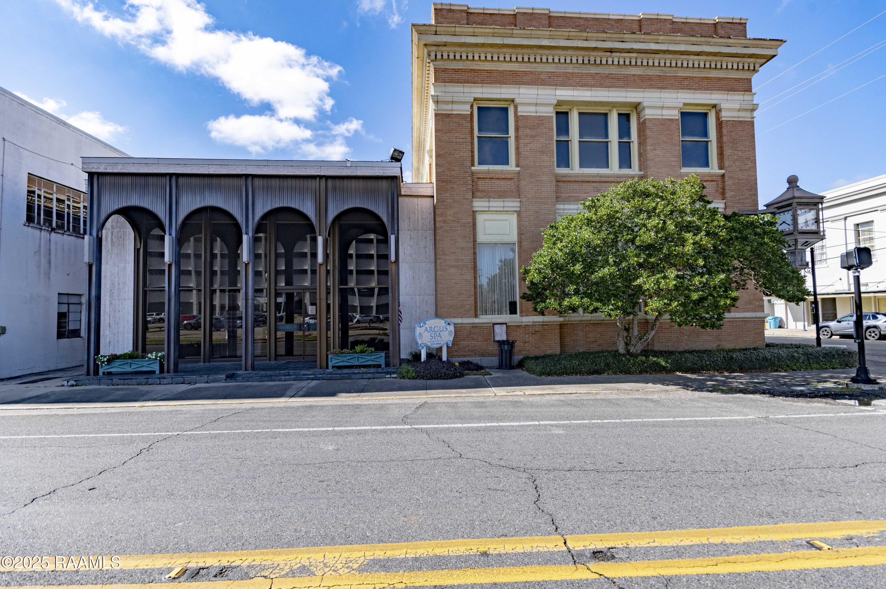 521 Main Street — photo