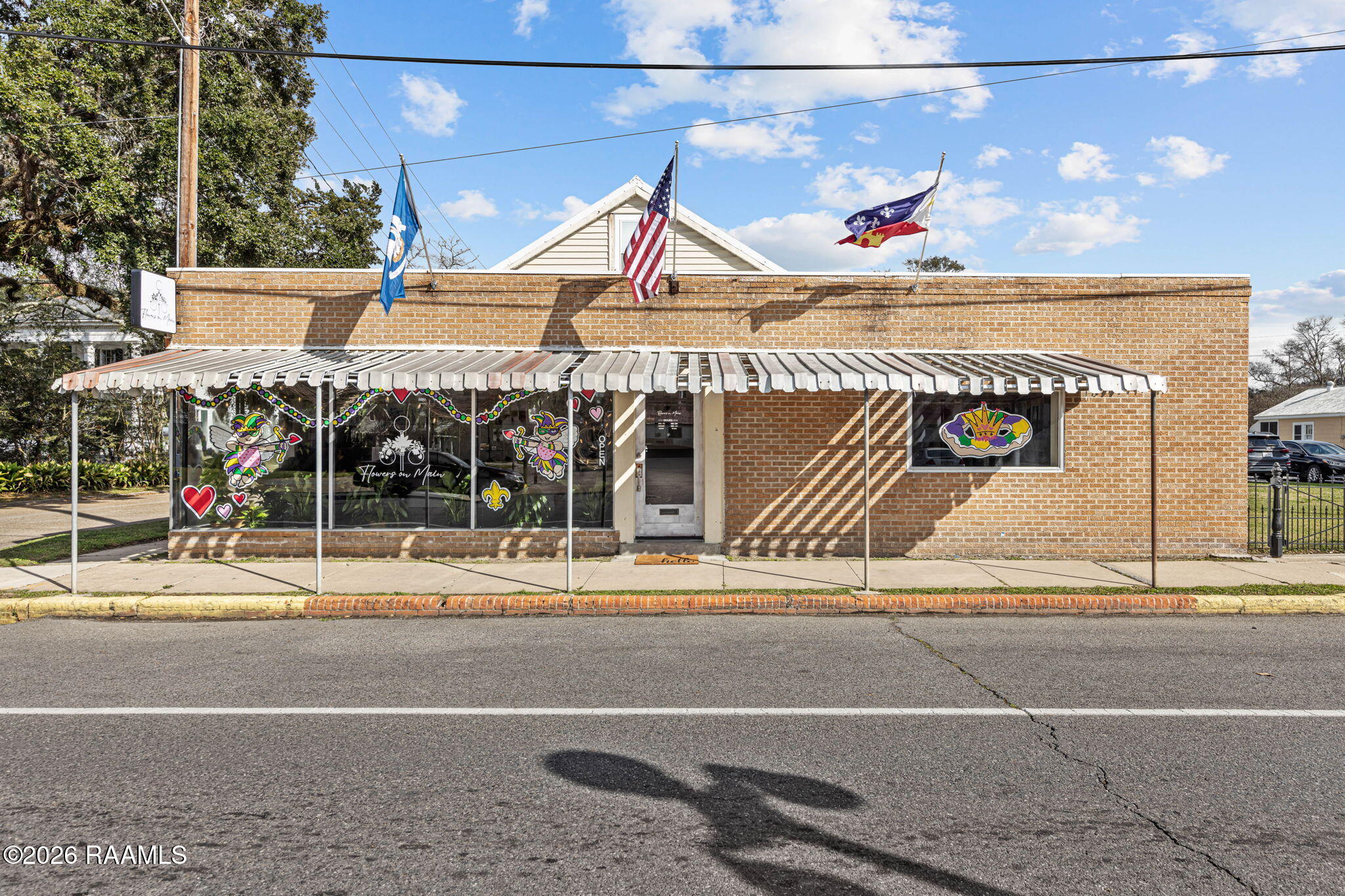 824 Main Street — photo