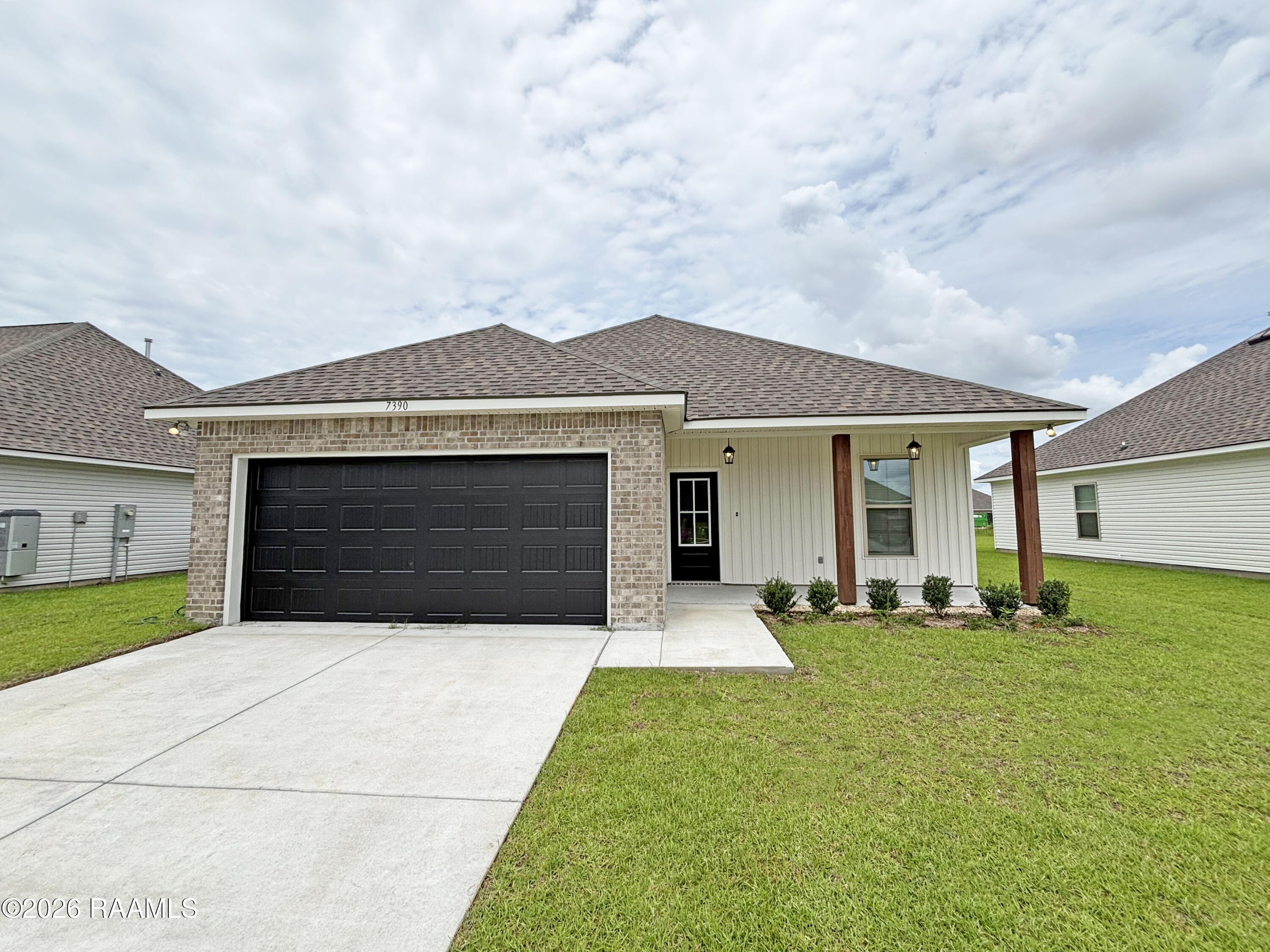 7390 Alley Oak Lane — photo
