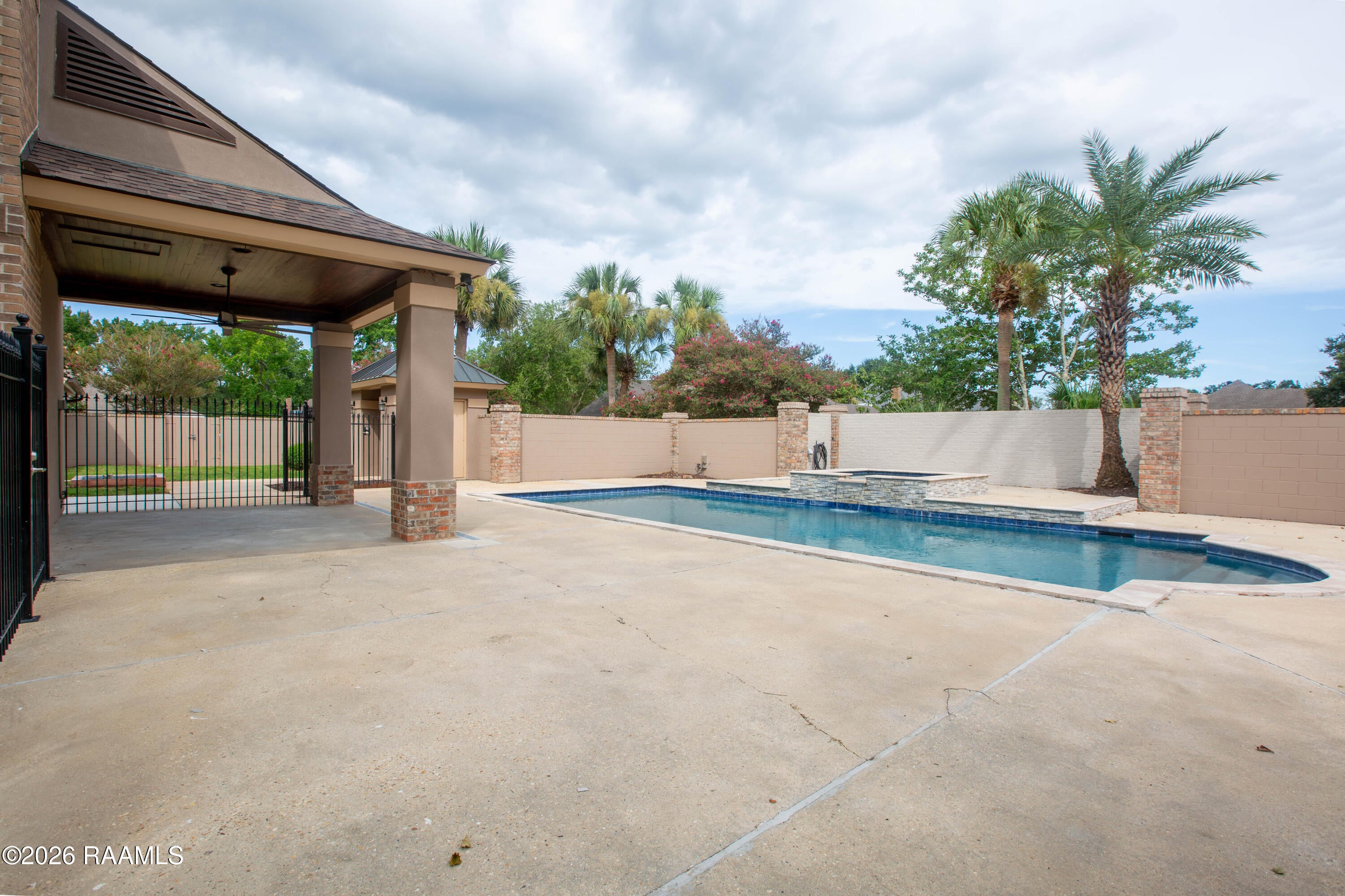 101 Hunters Holw — photo