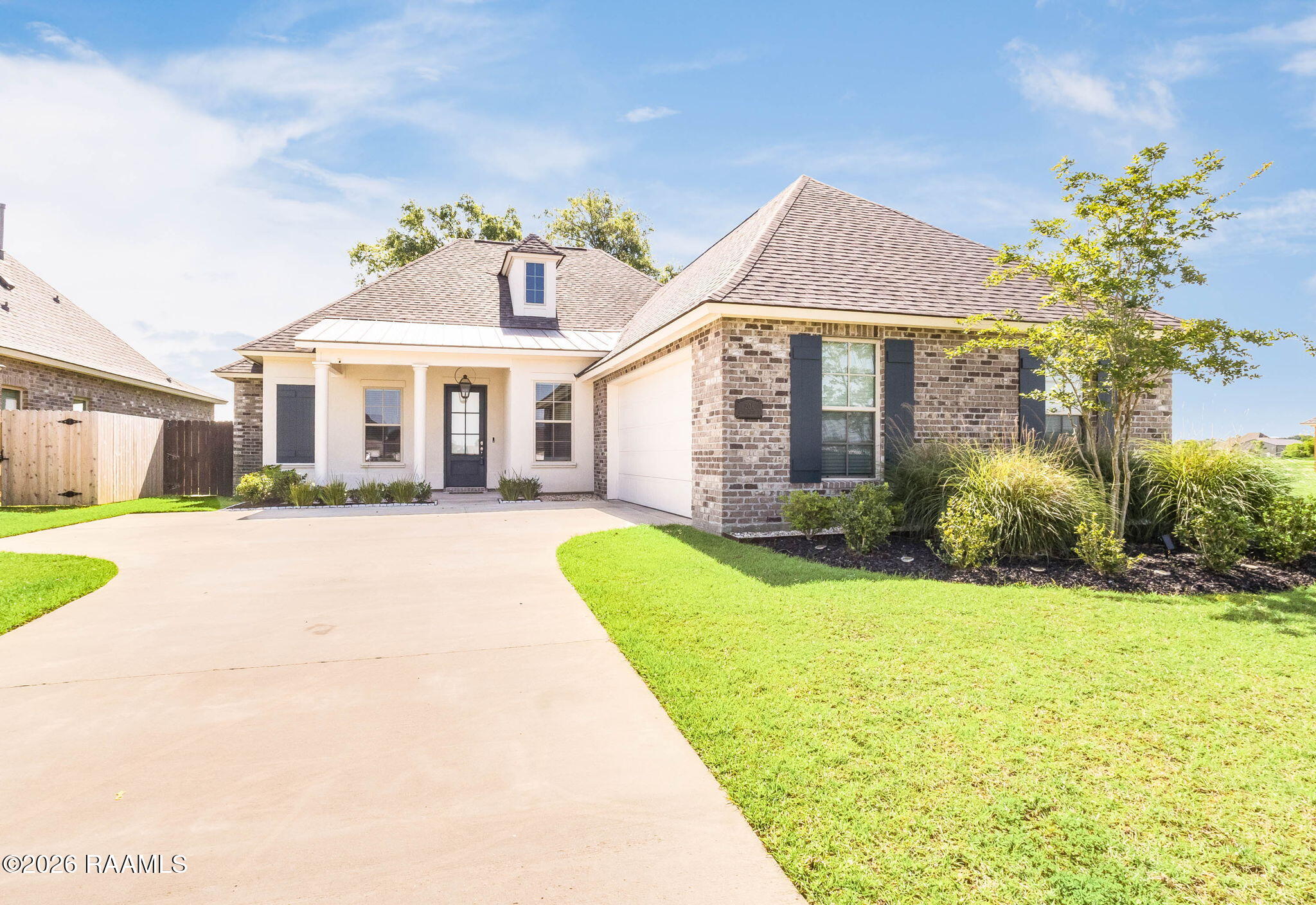 209 Sweet Harvest Road — photo