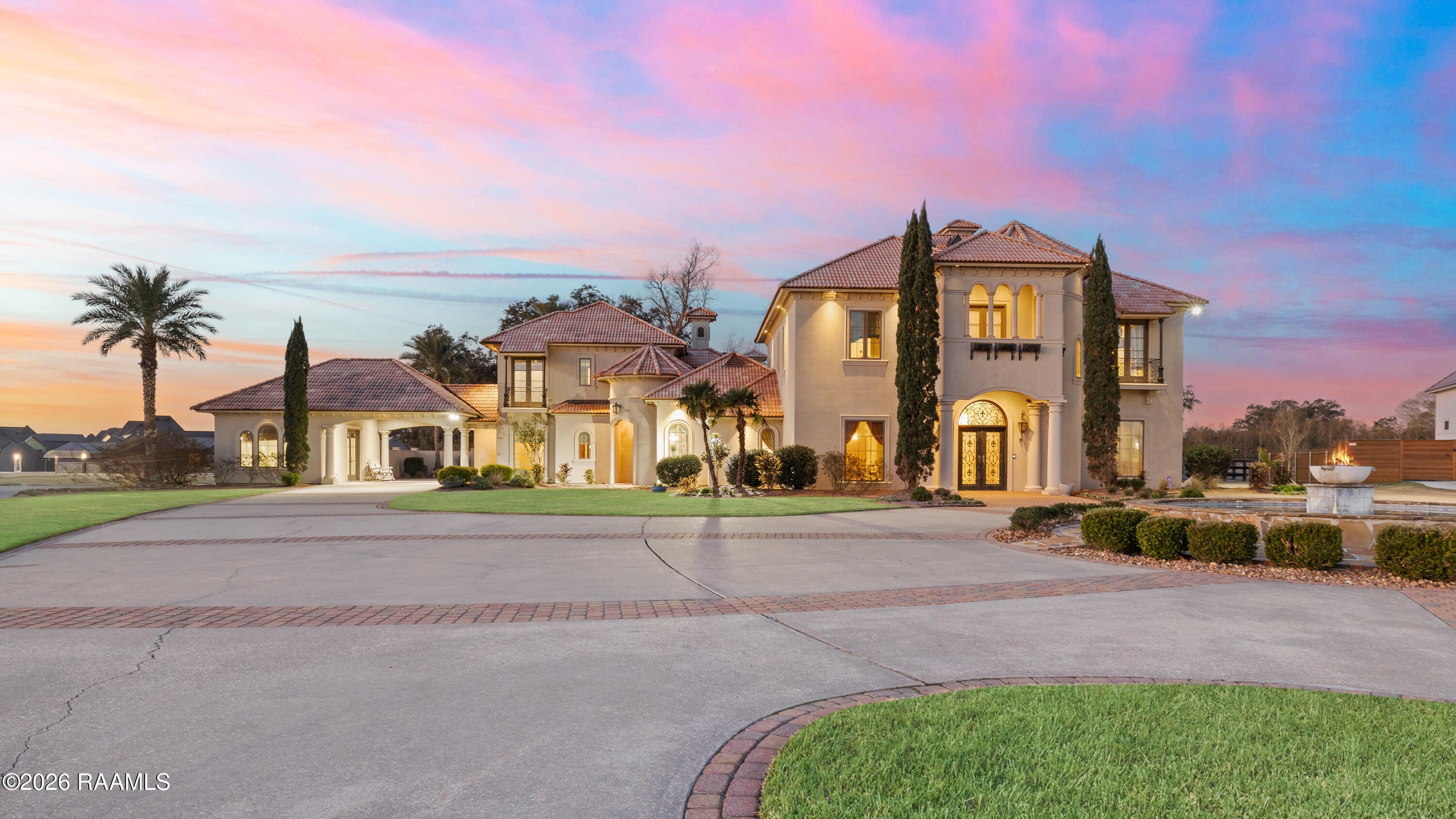 208 Saddleback Circle — photo