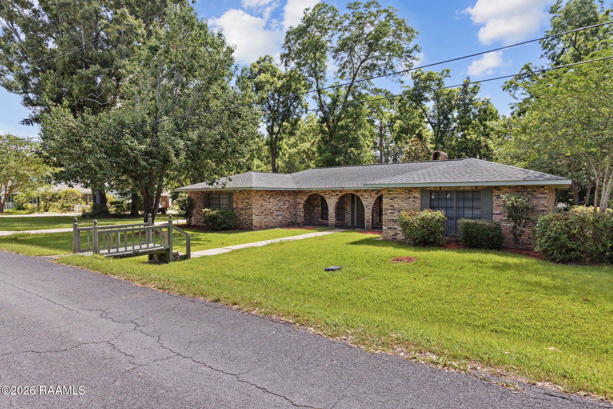 118 Garrigue Drive — photo