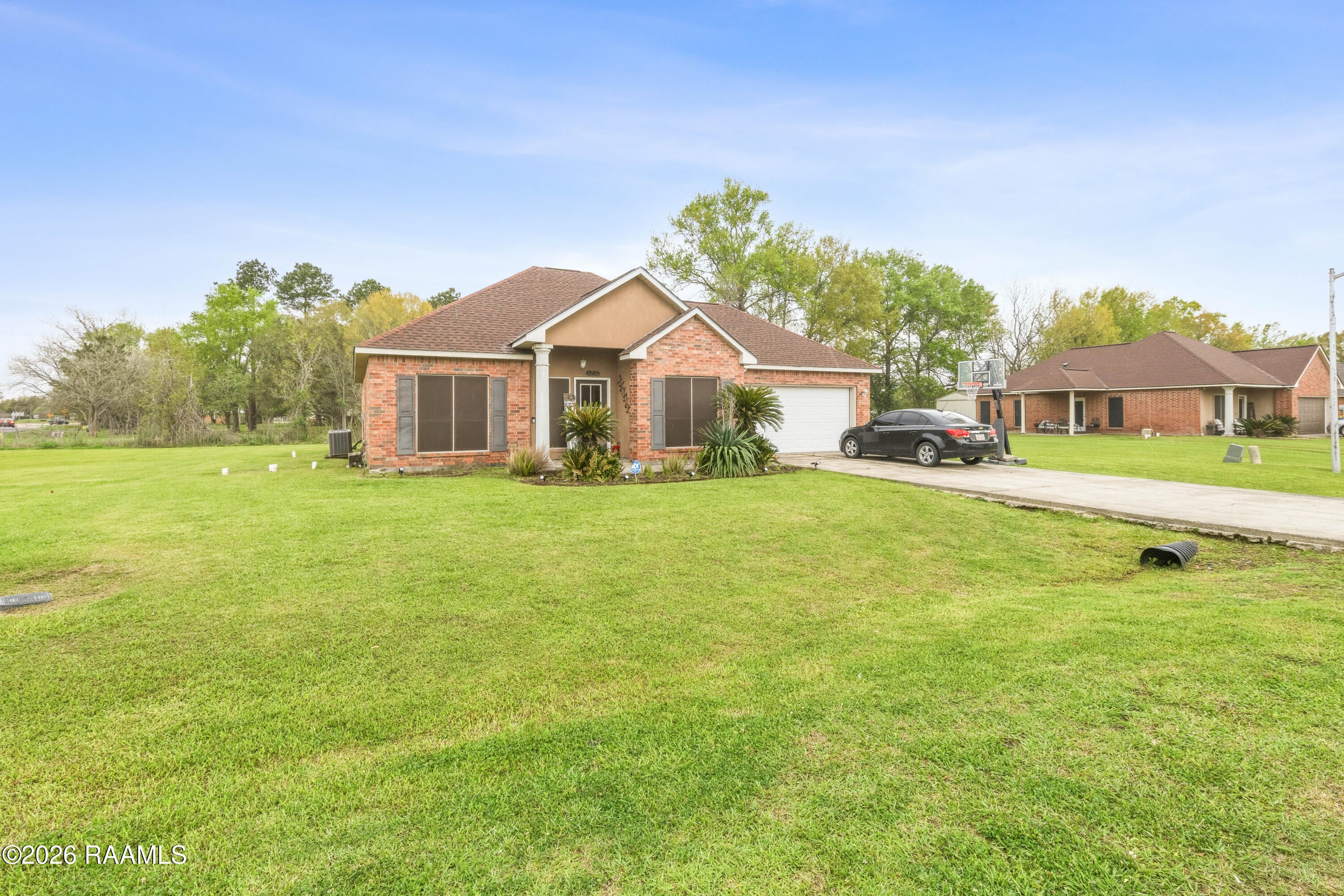 1005 Bridgetowne Lane — photo
