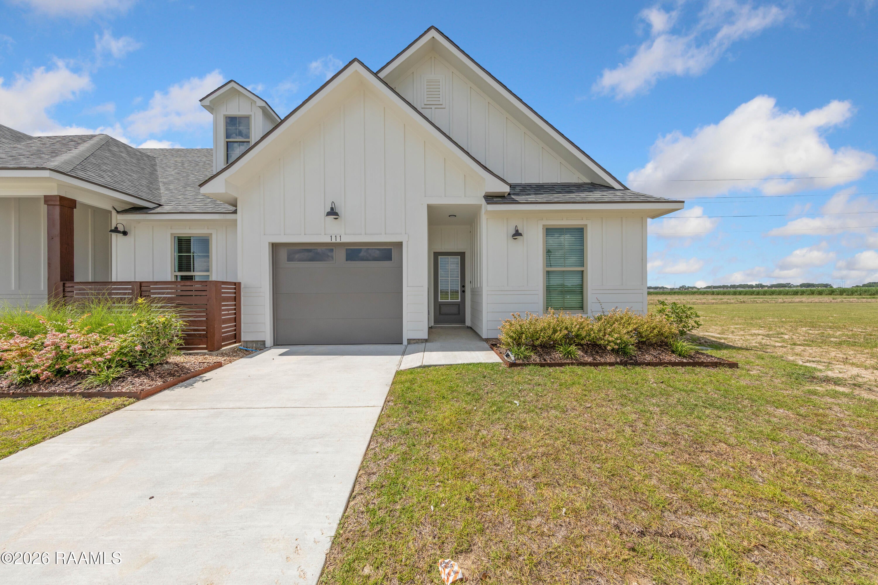 111 Maplebrook Way — photo