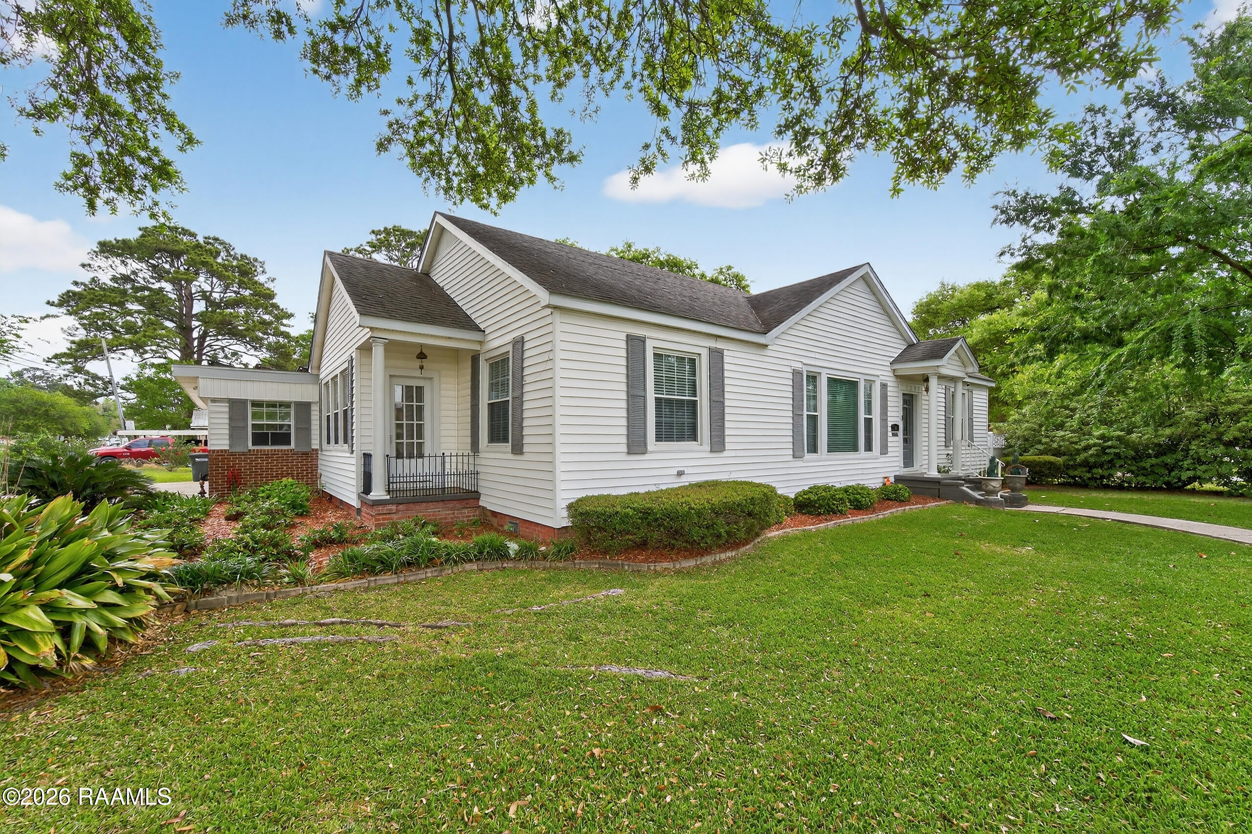 701 Parkview Drive — photo