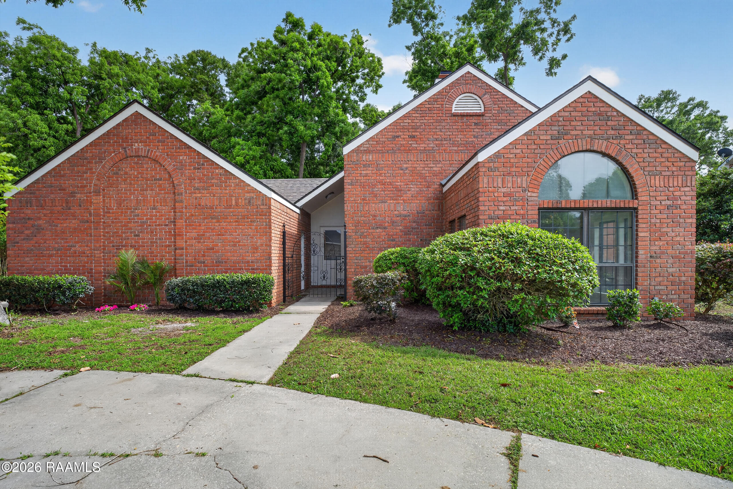 200 Autumn Oak Bend — photo