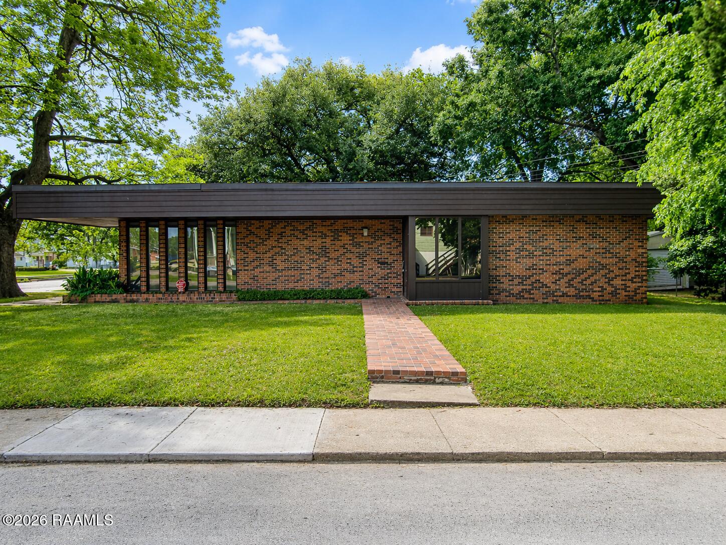 301 Julia Street — photo
