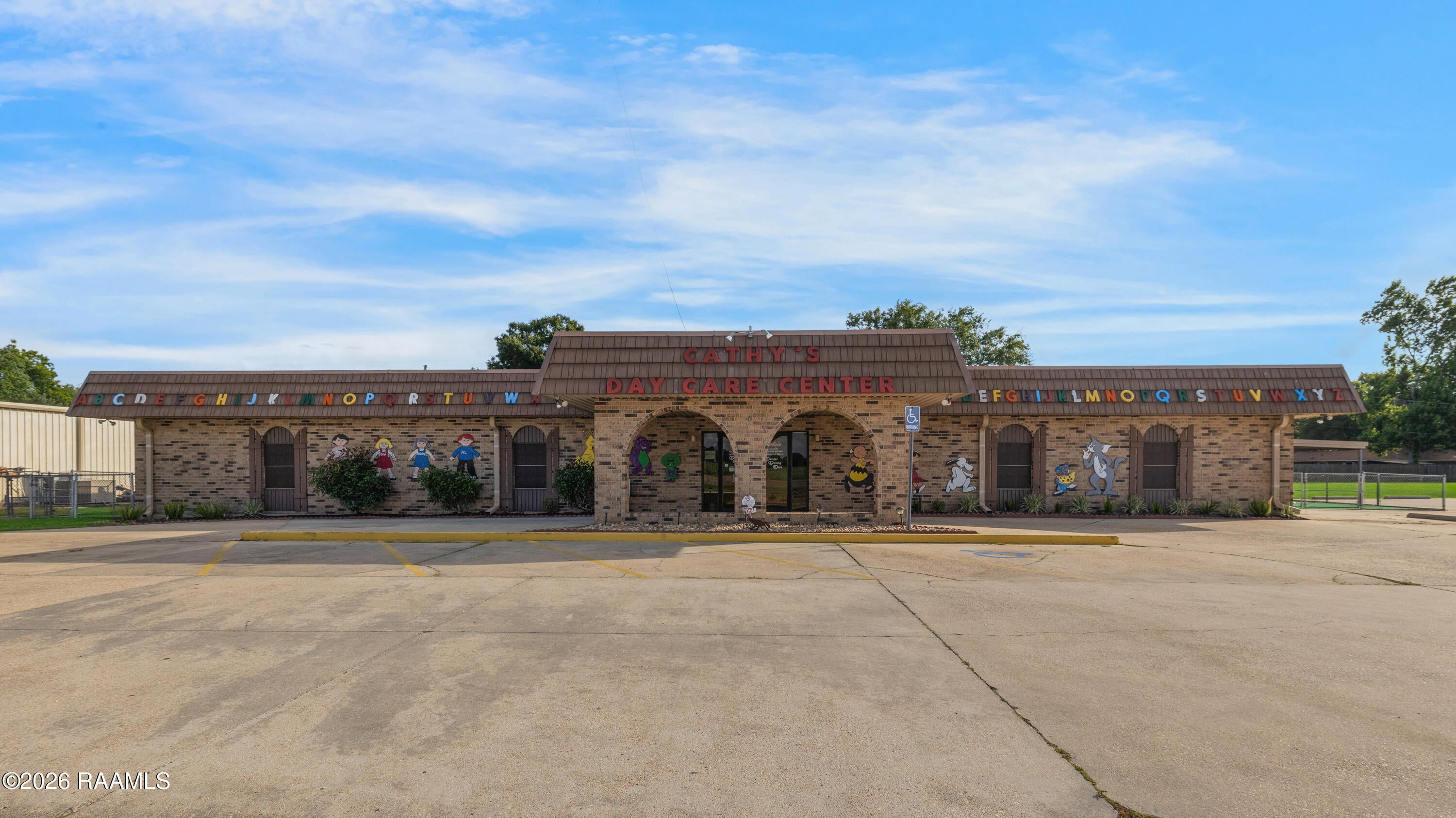1401 E Admiral Doyle Drive — photo