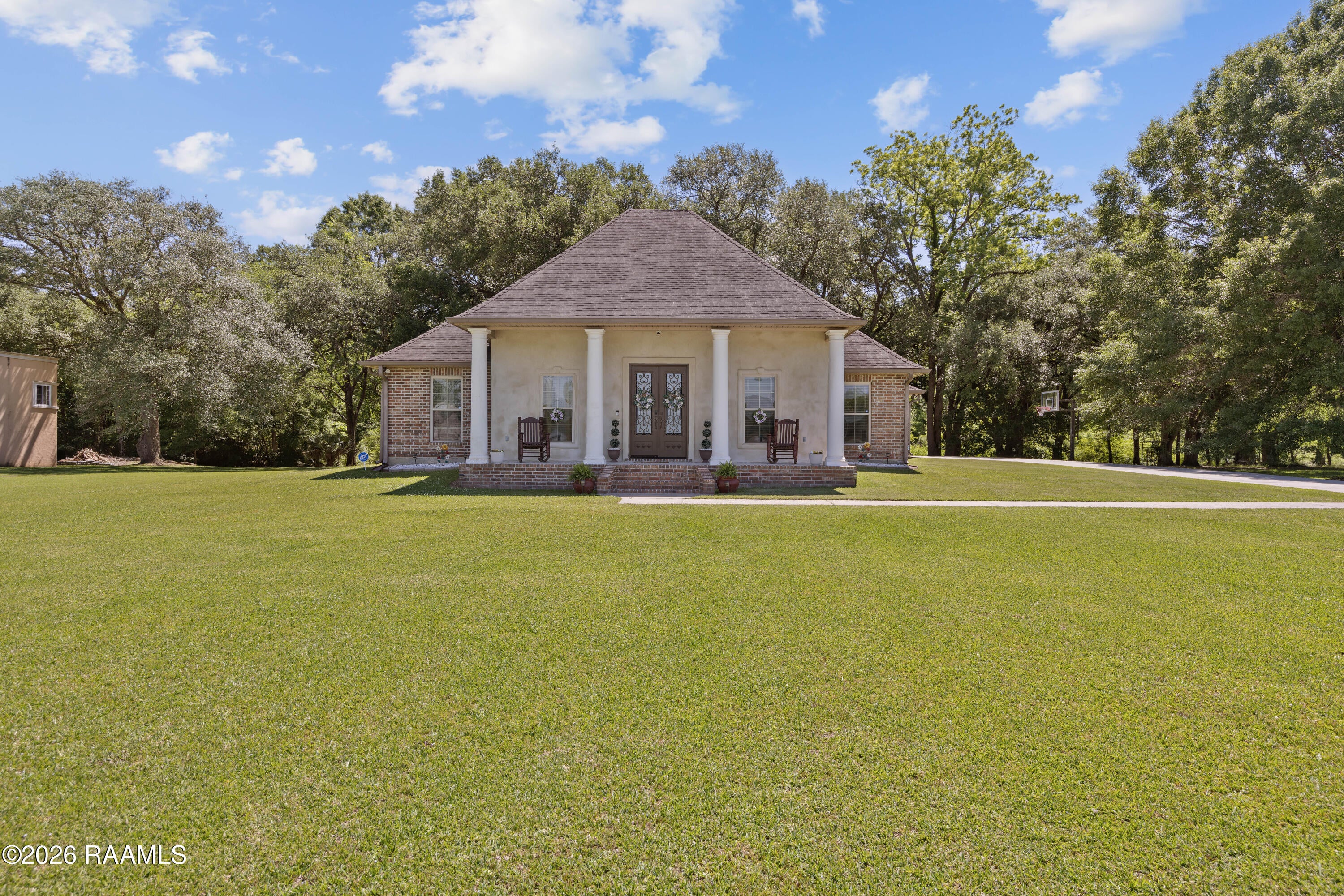 1353 Sawmill Highway — photo