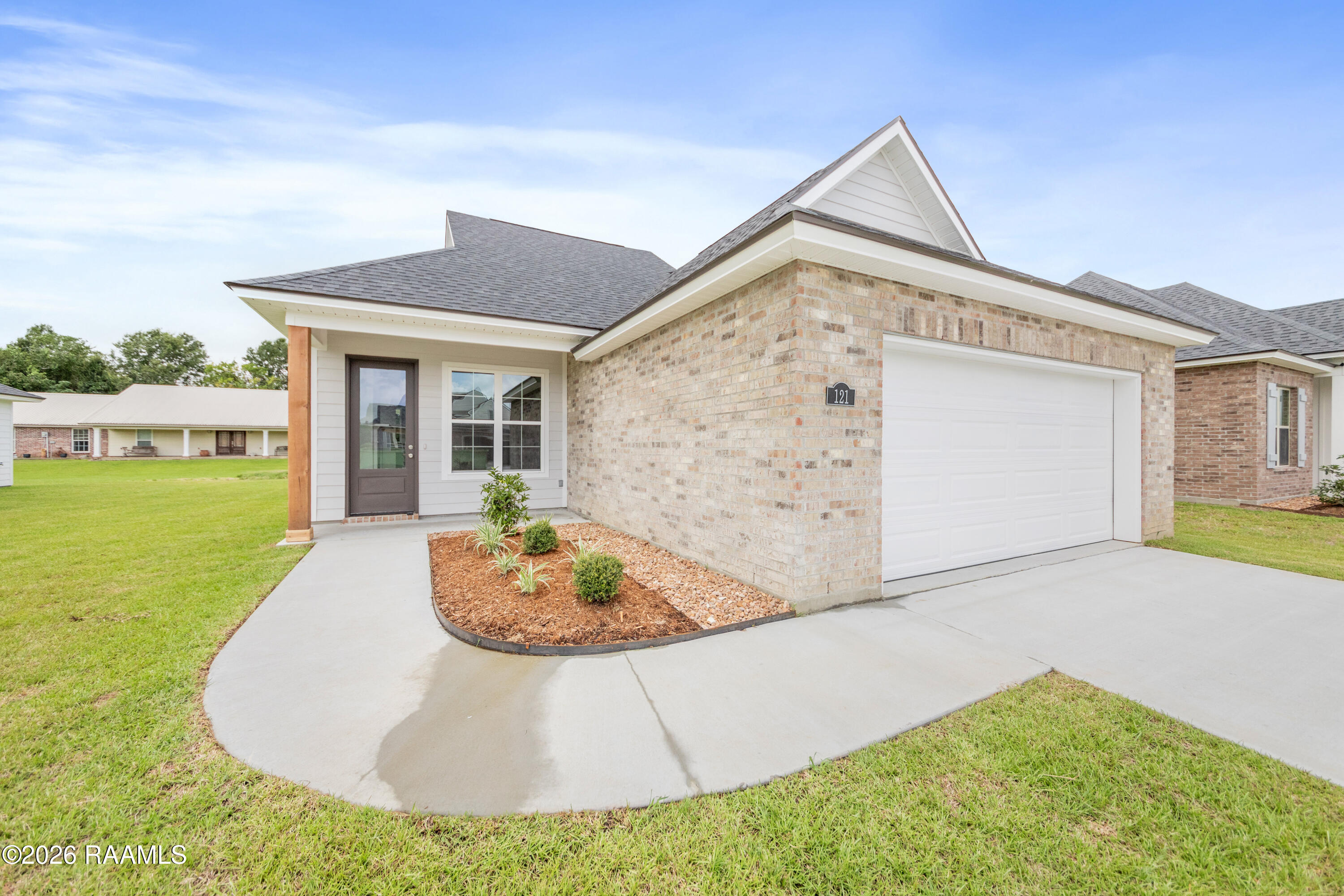 121 Crooked Pine Lane — photo