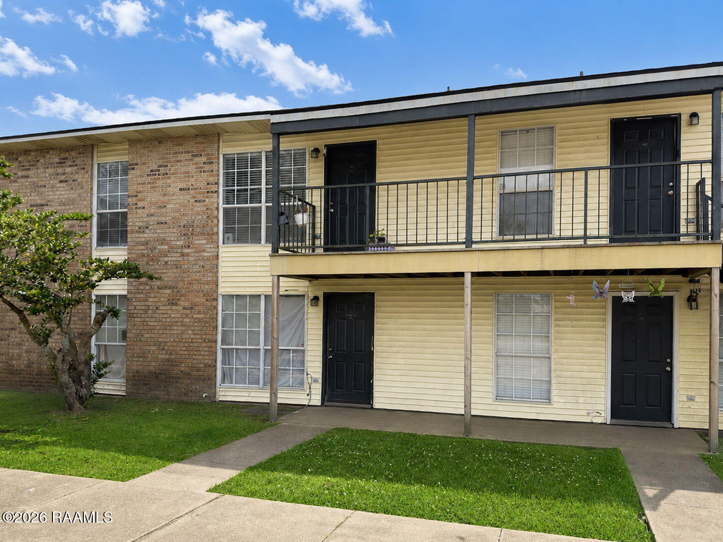 610 Pillette Road 194 — photo