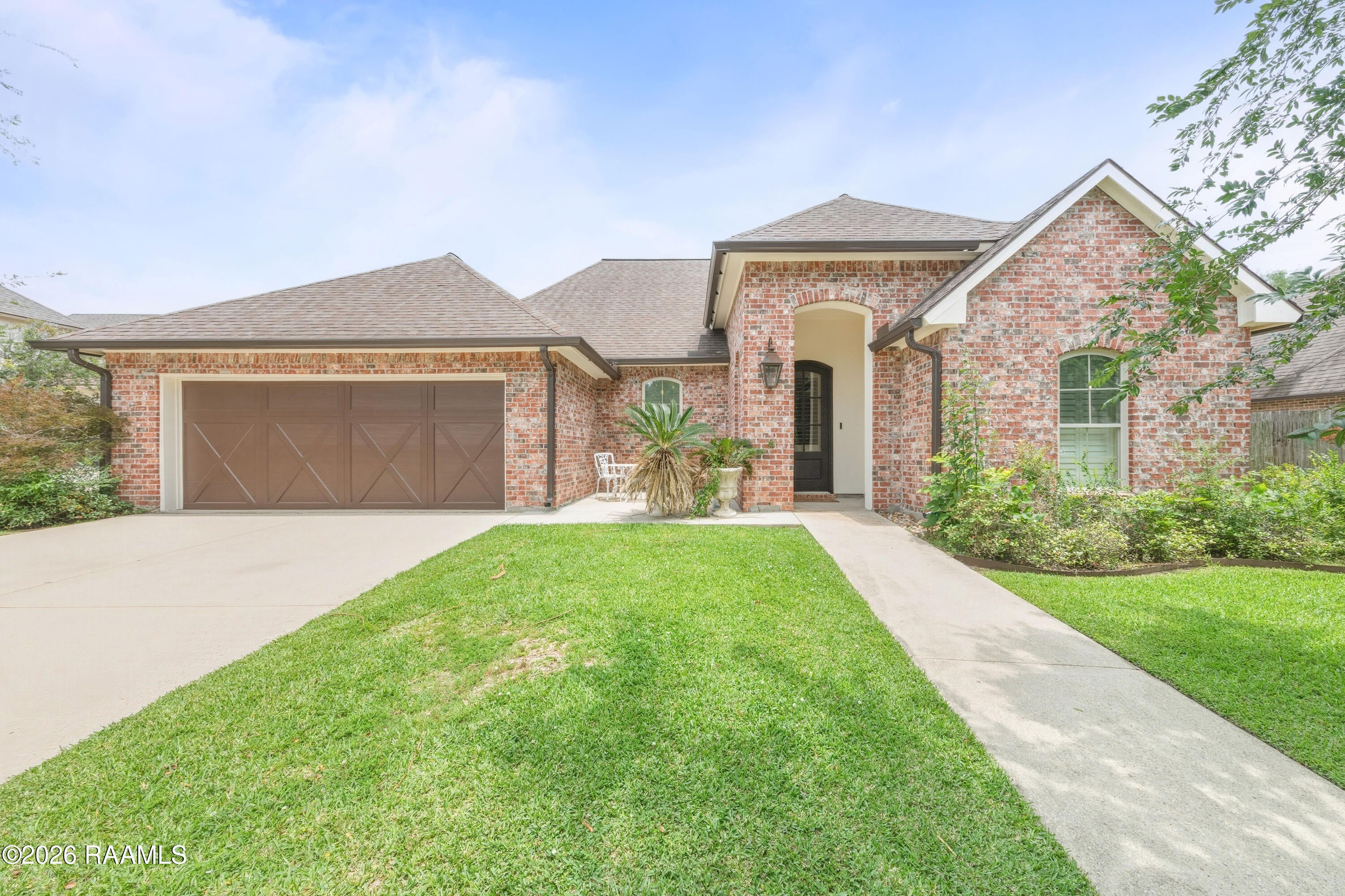 106 Diamond Creek Drive — photo