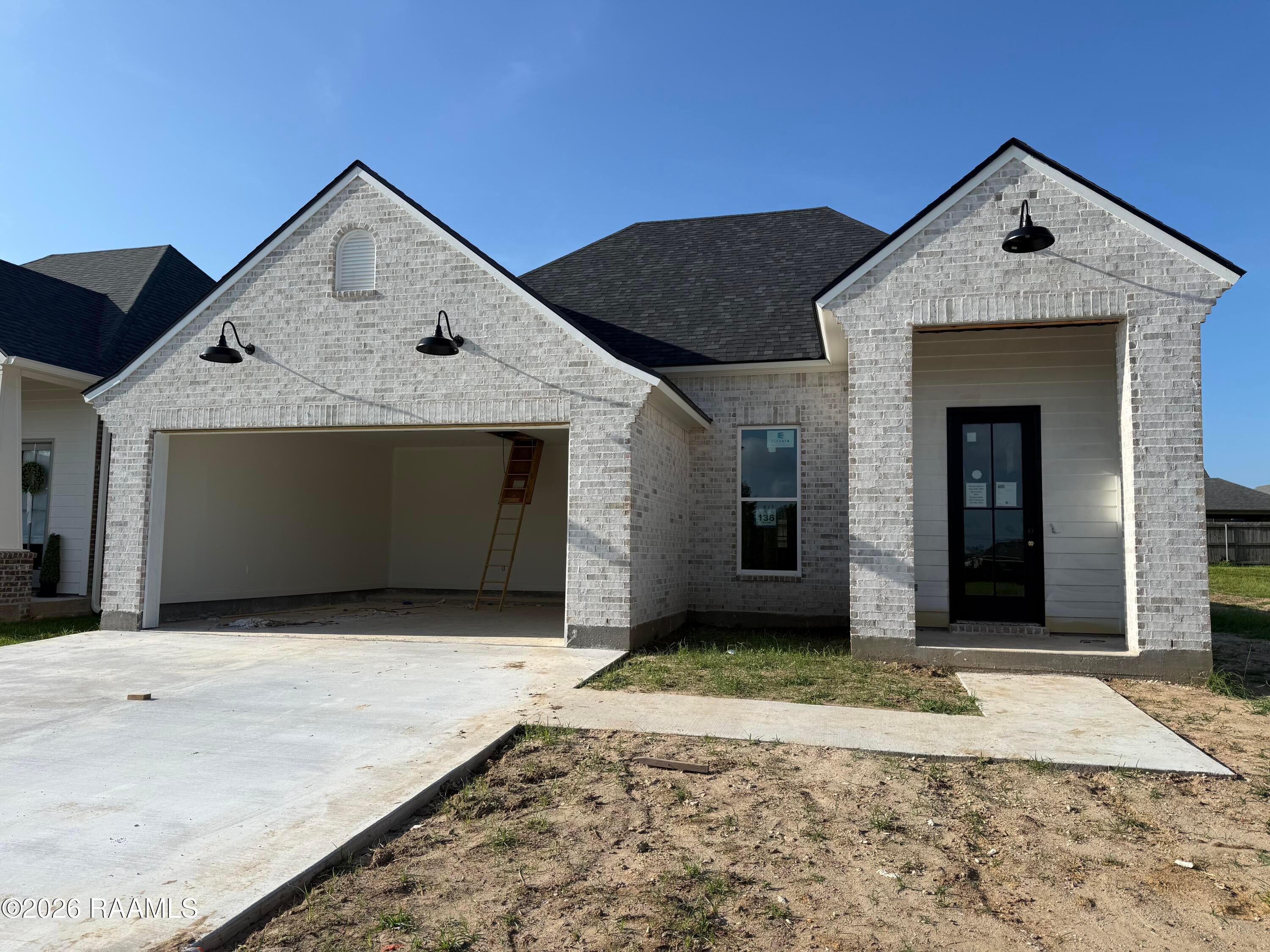 136 Lakes Edge Drive — photo