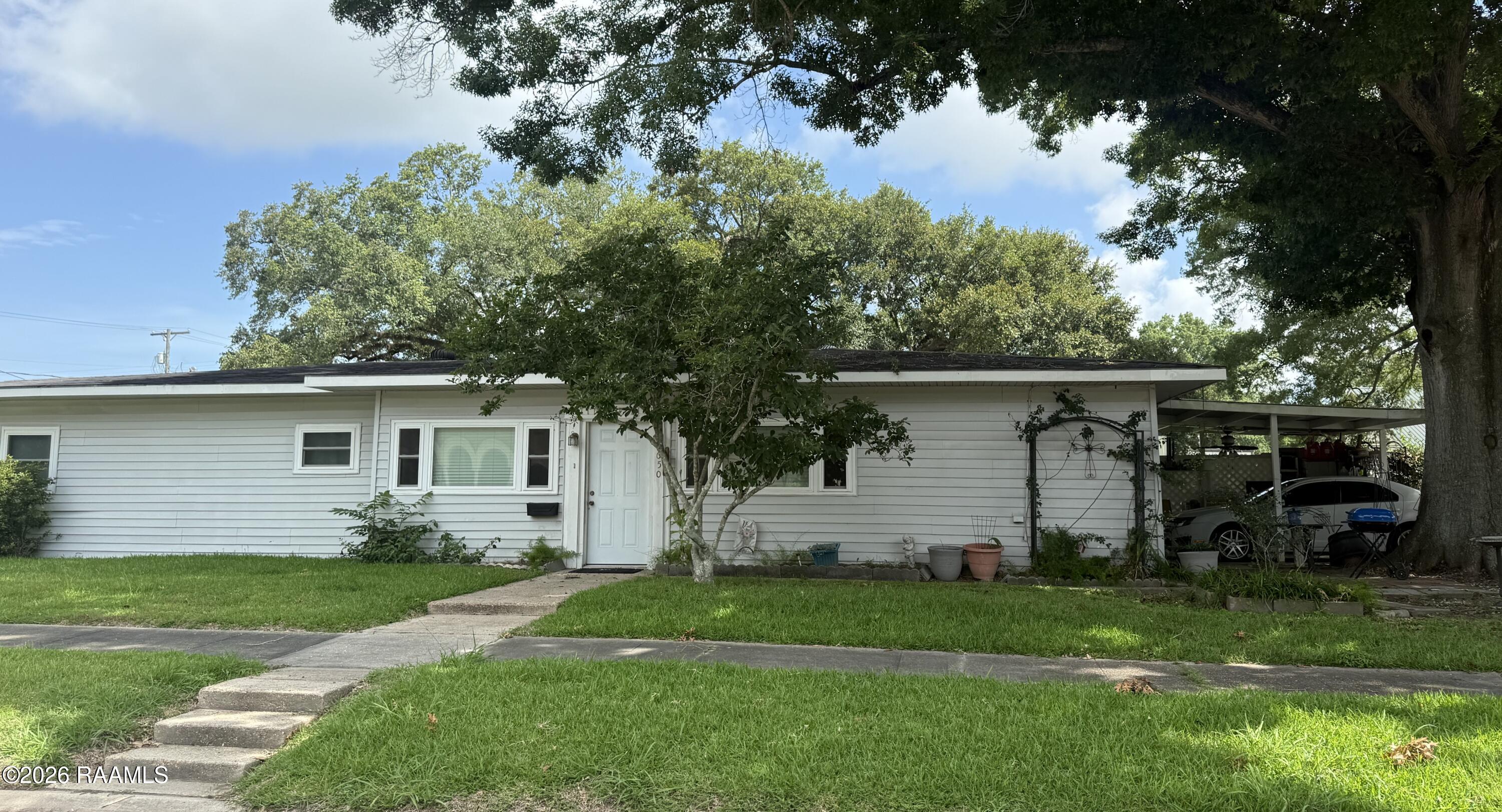 650 W Walnut Avenue — photo