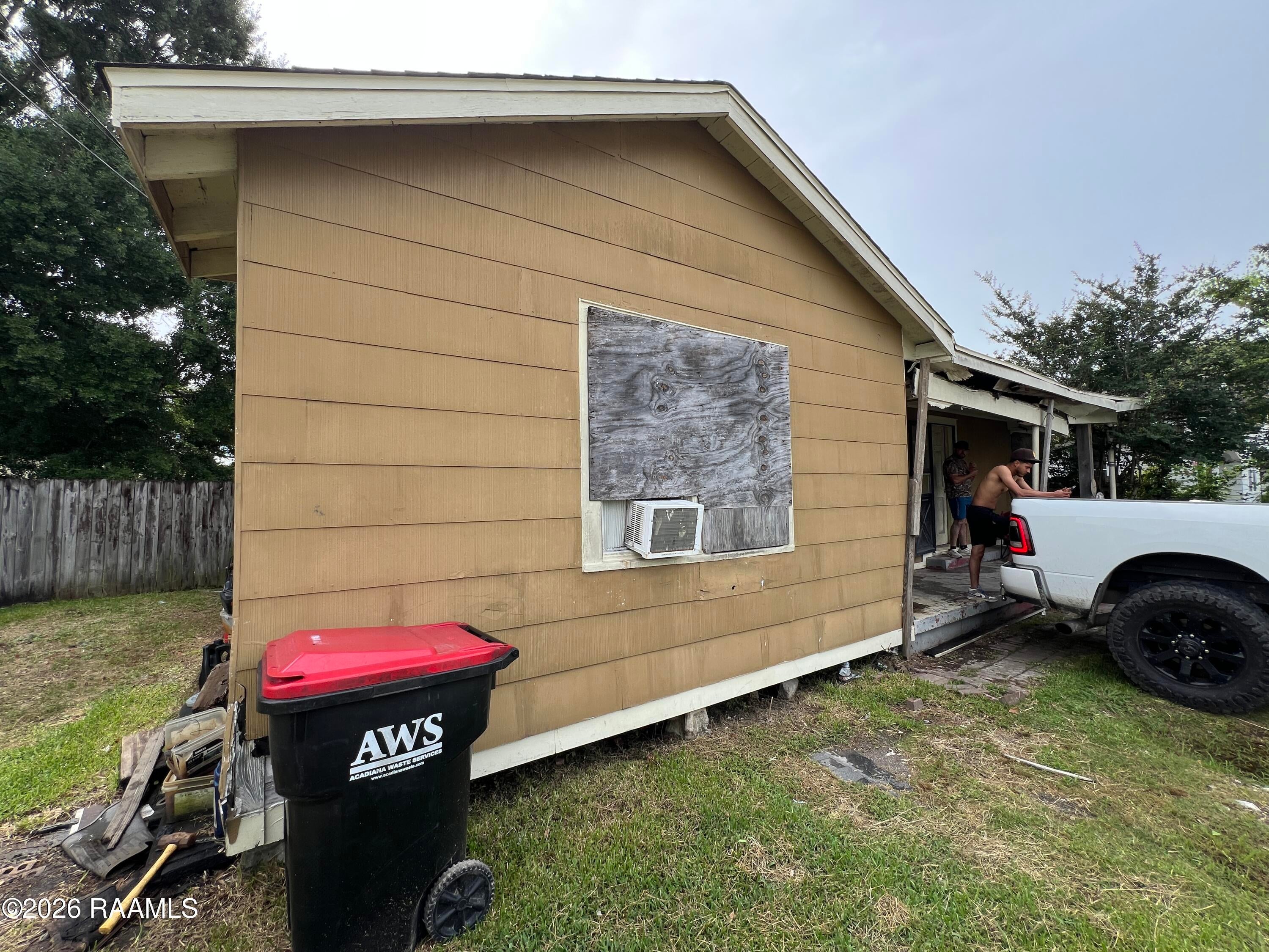 121 Evelyn Drive — photo