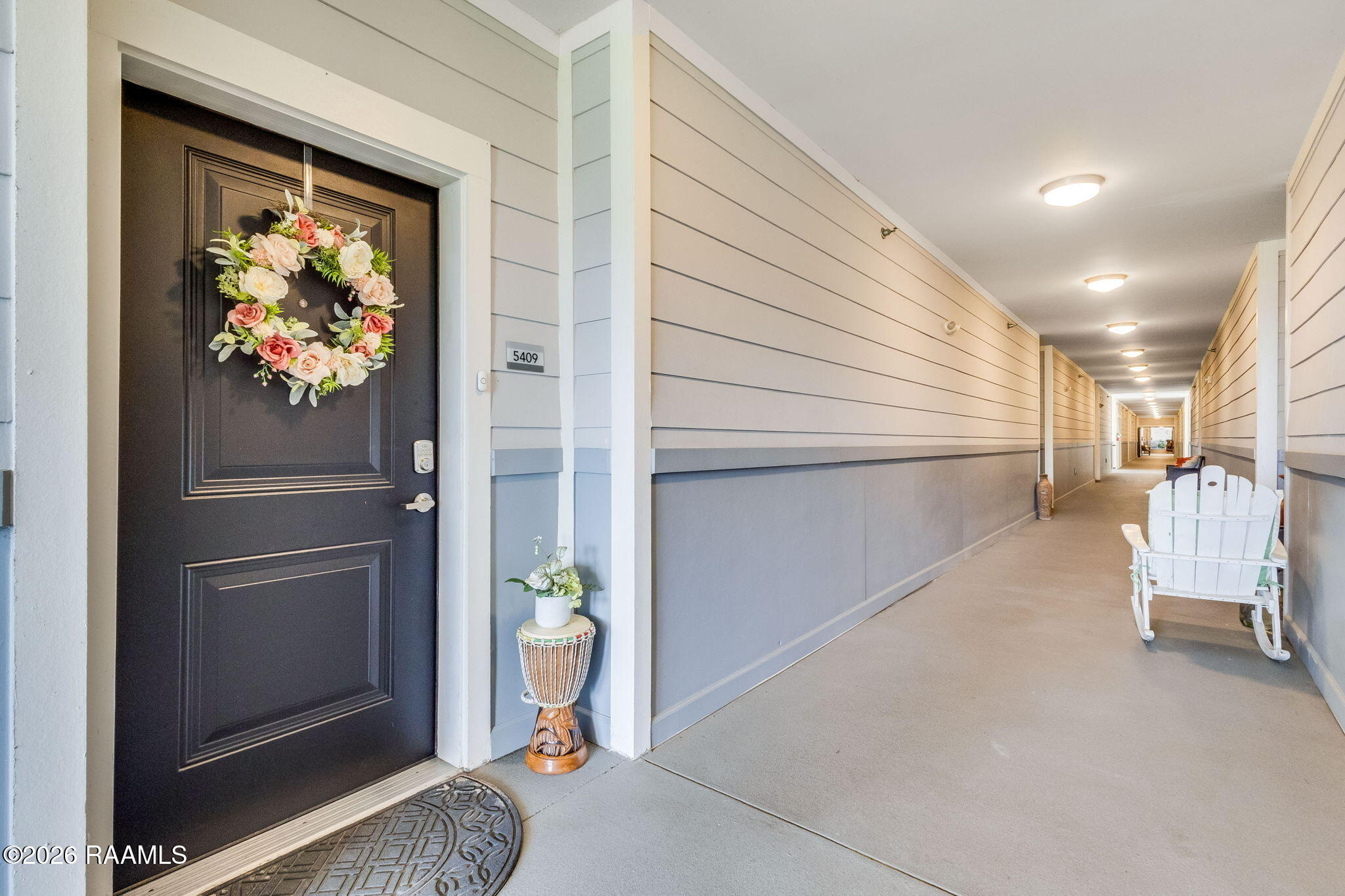 1521 Camellia Boulevard 5409 — photo