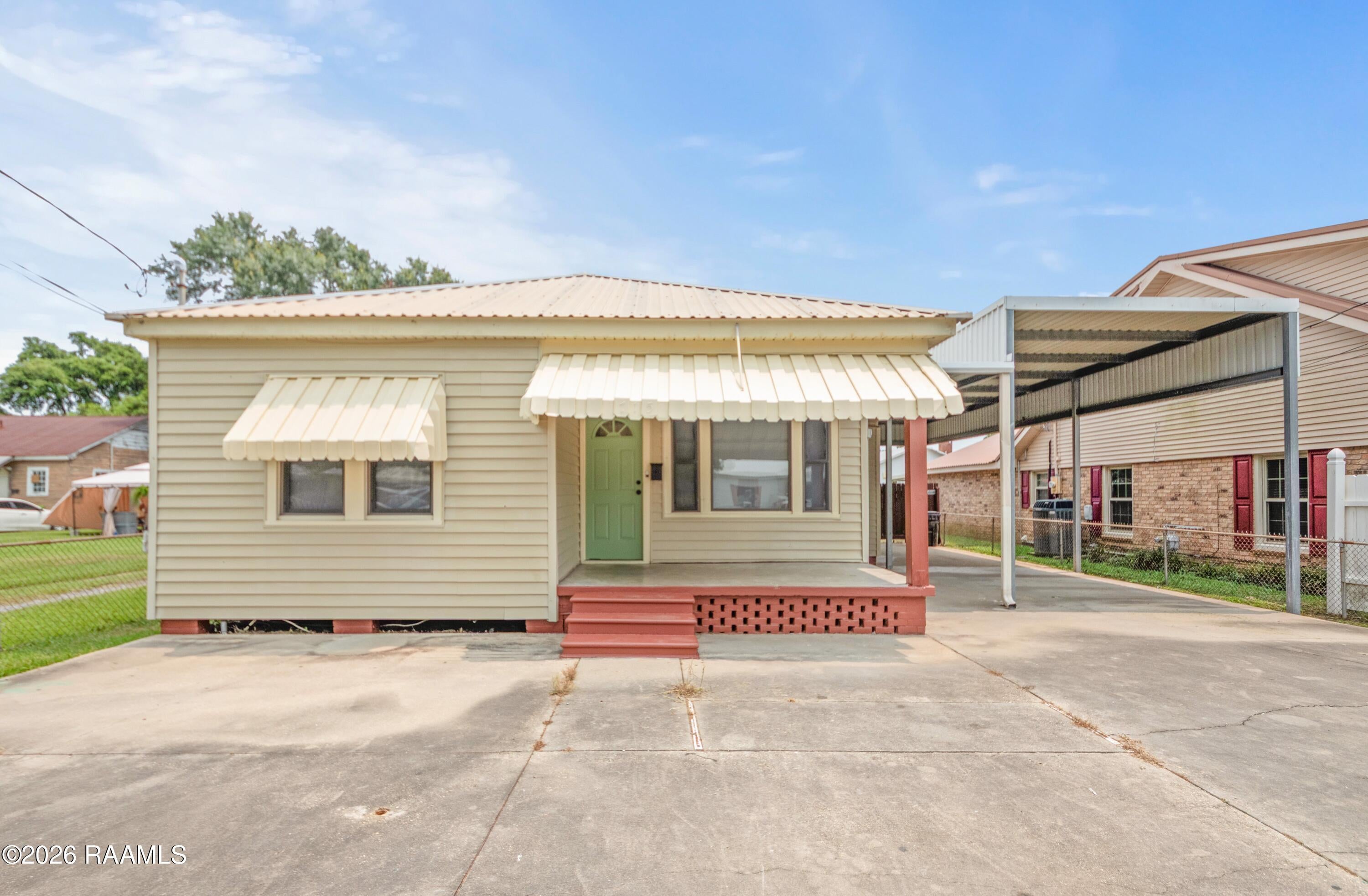 715 Robert Street — photo