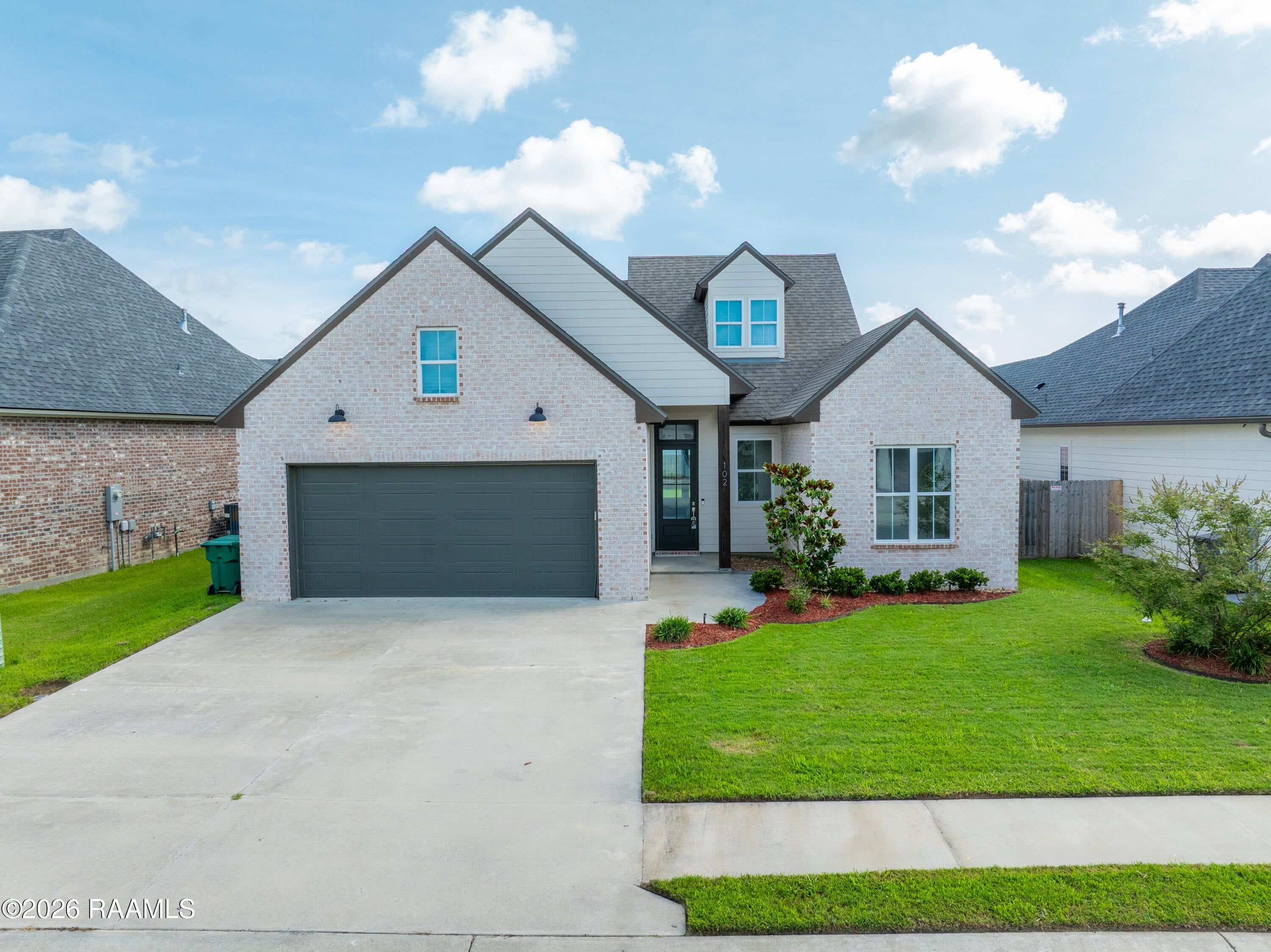 102 Queen Palm Circle — photo