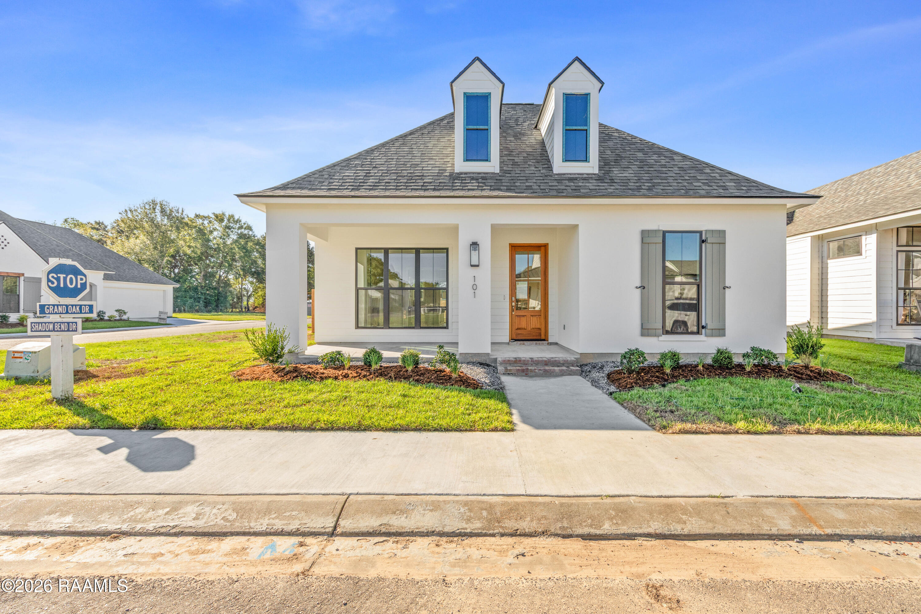 101 Shadow Bend Drive — photo
