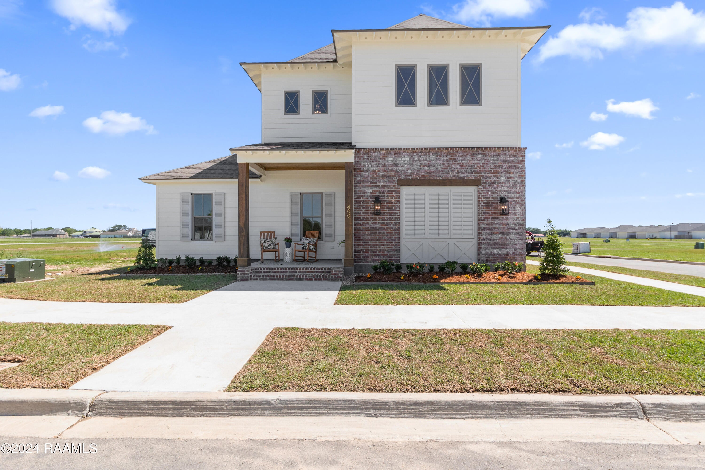 400 Villager Avenue — photo