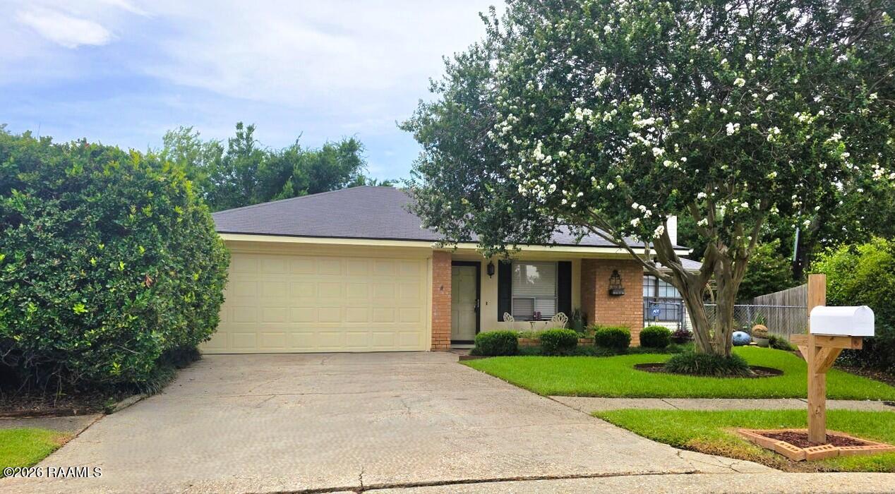 200 Cottonwood Drive — photo