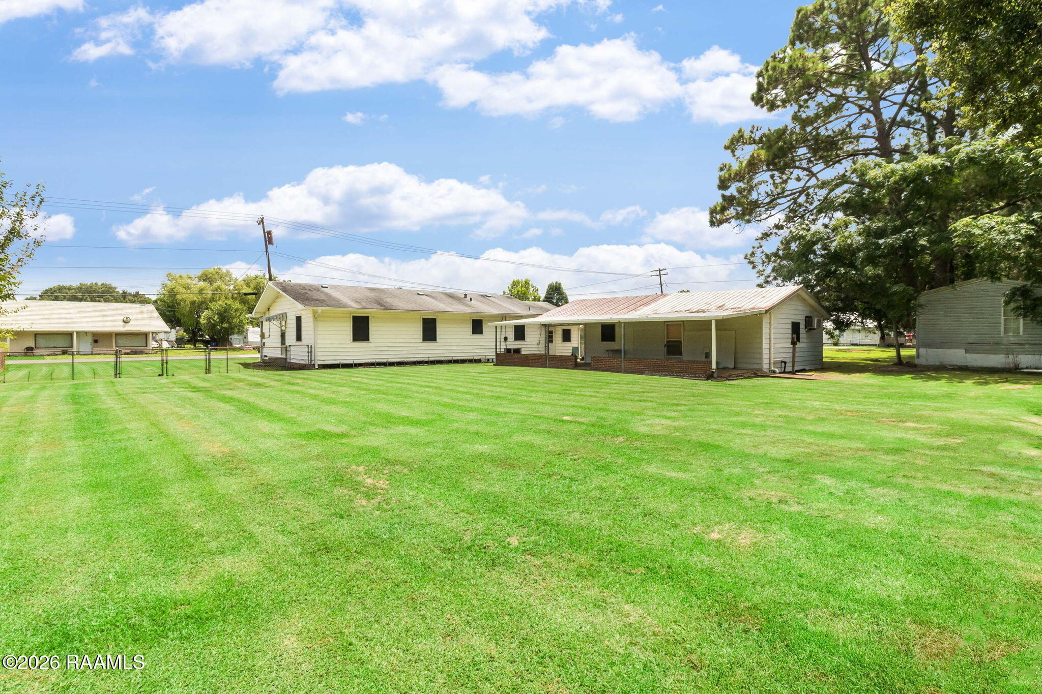 1013 E Cedar Street, Crowley, LA 70526 — photo 2
