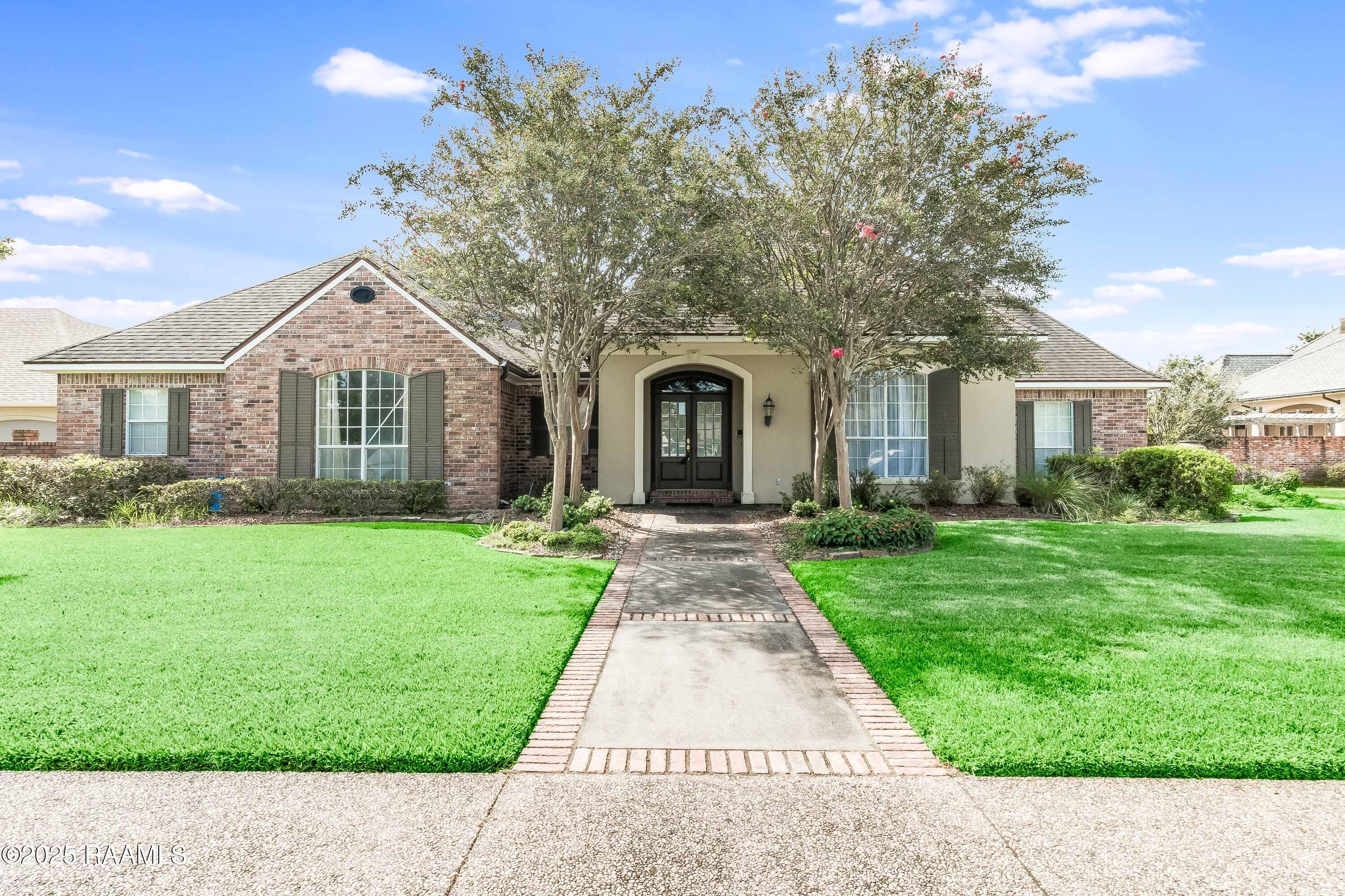 102 Bear Creek Court — photo
