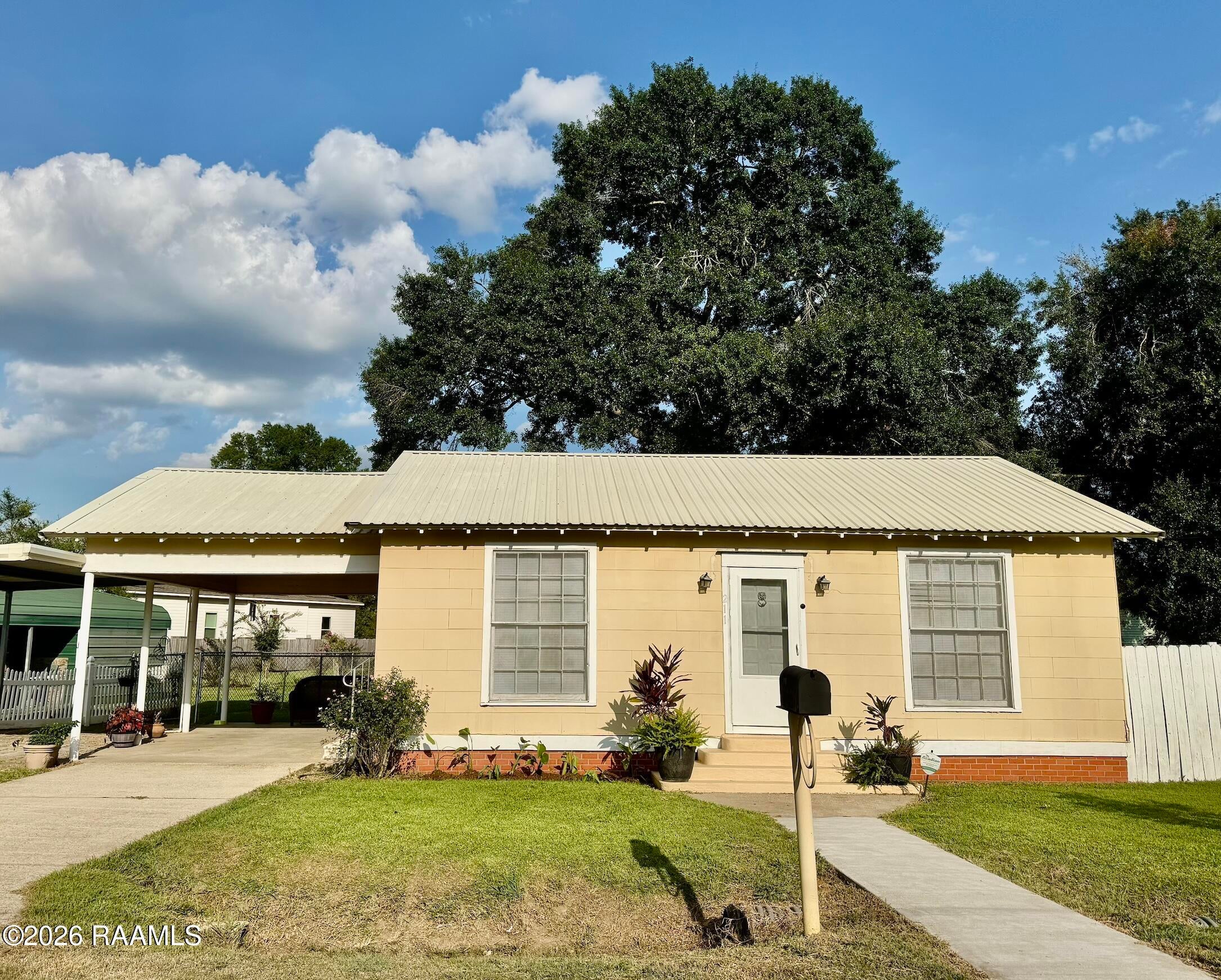 211 Lafayette Street — photo